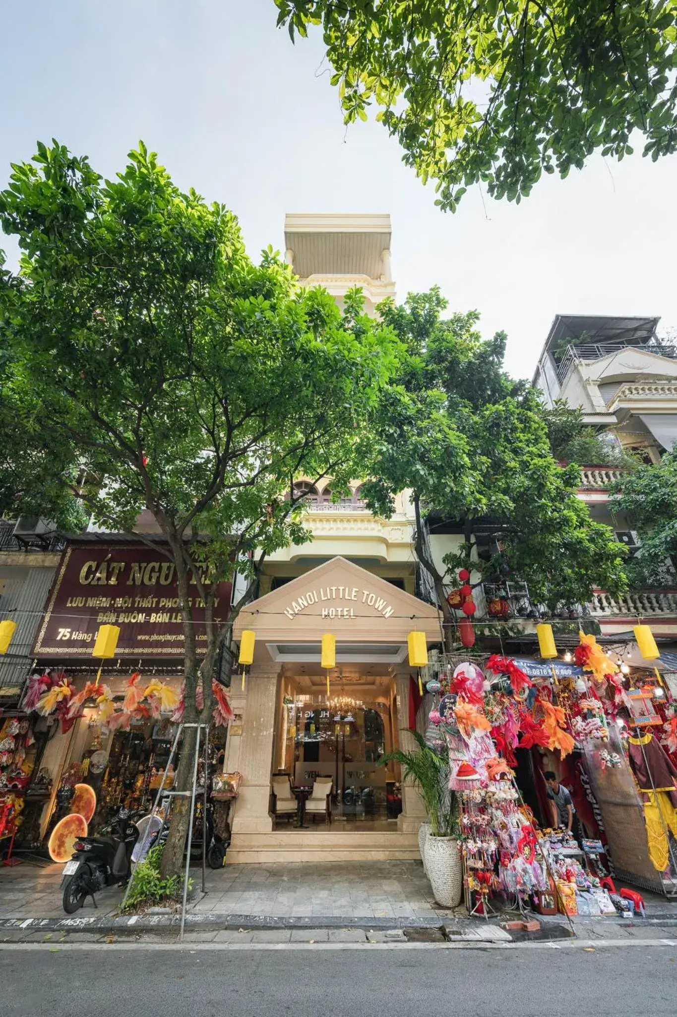Property building in Hanoi Little Town Hotel Property building in Hanoi Little Town Hotel