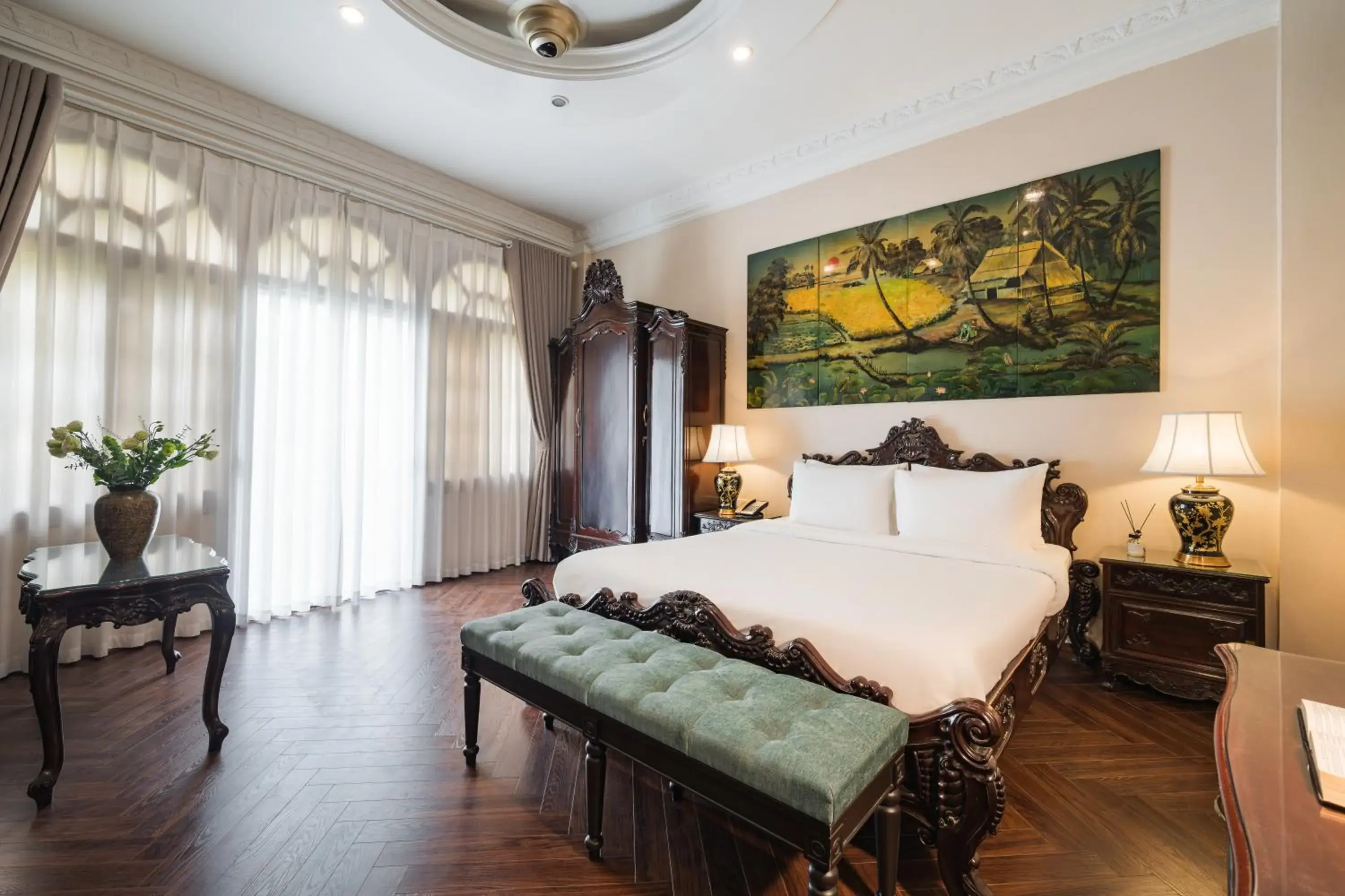 Photo of the whole room, Bed in Hanoi Little Town Hotel Photo of the whole room, Bed in Hanoi Little Town Hotel