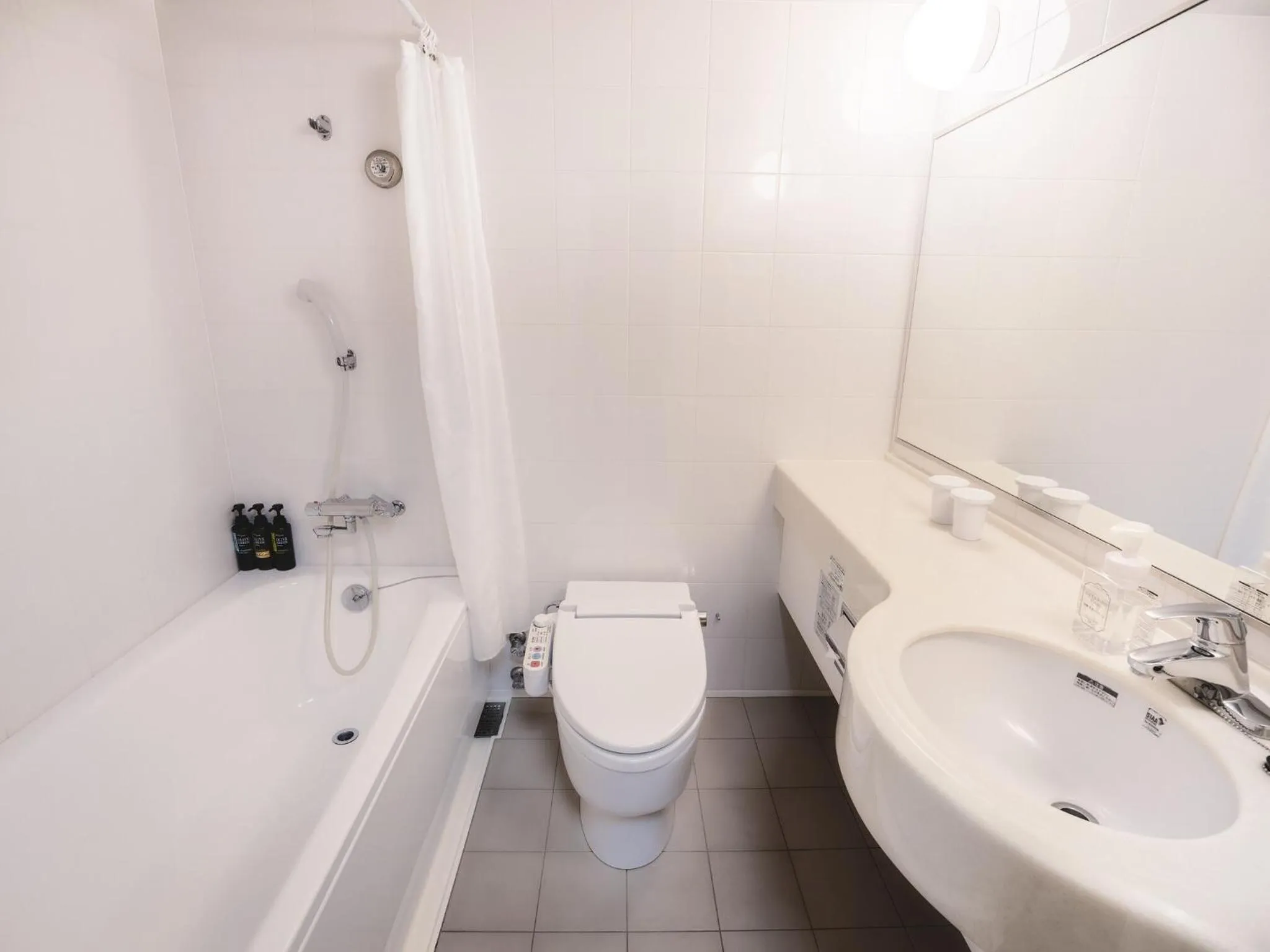 Toilet in KOKO HOTEL Himeji Castle - formerly Hotel Wing International Himeji