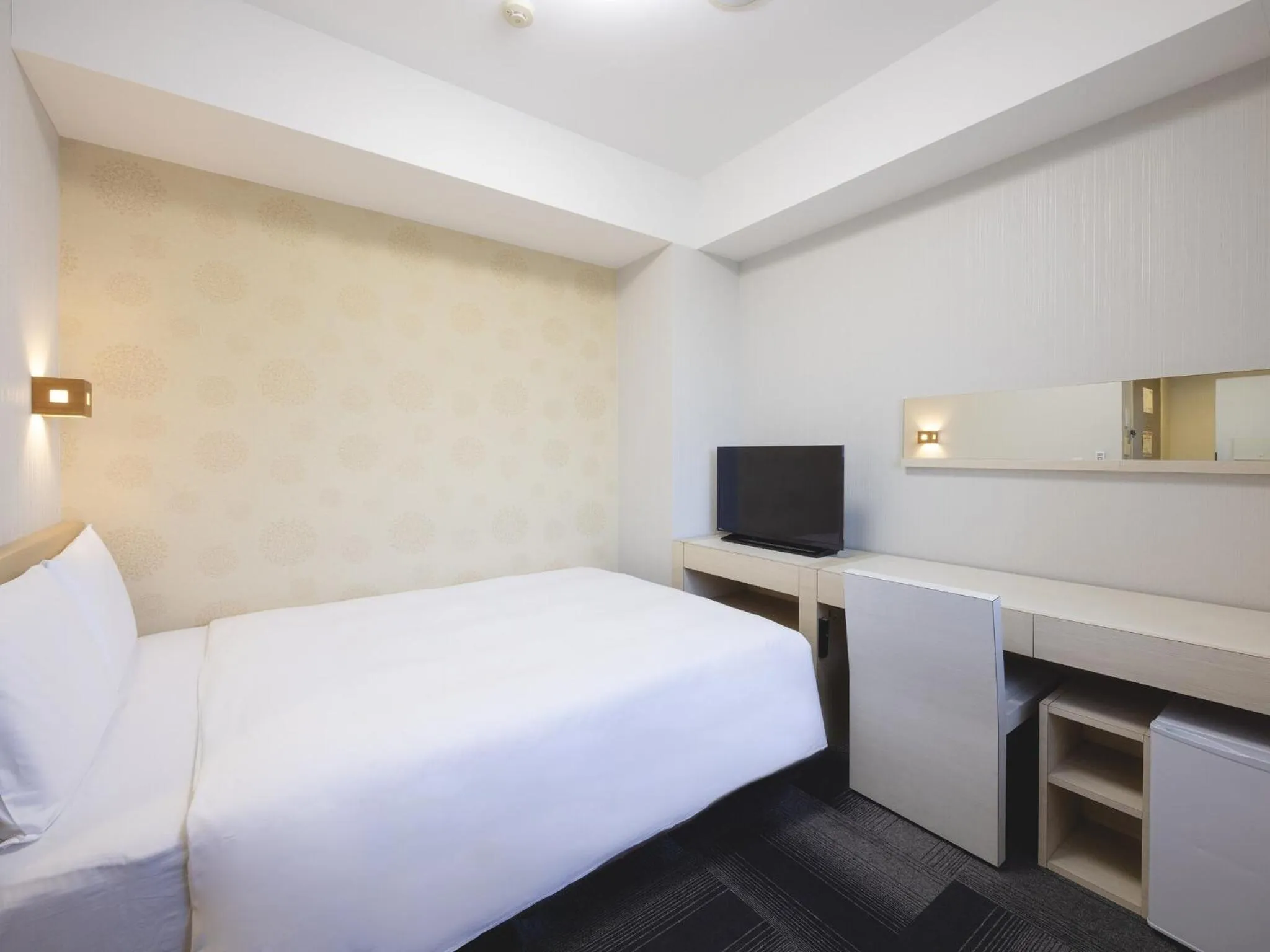 Photo of the whole room, Bed in KOKO HOTEL Himeji Castle - formerly Hotel Wing International Himeji