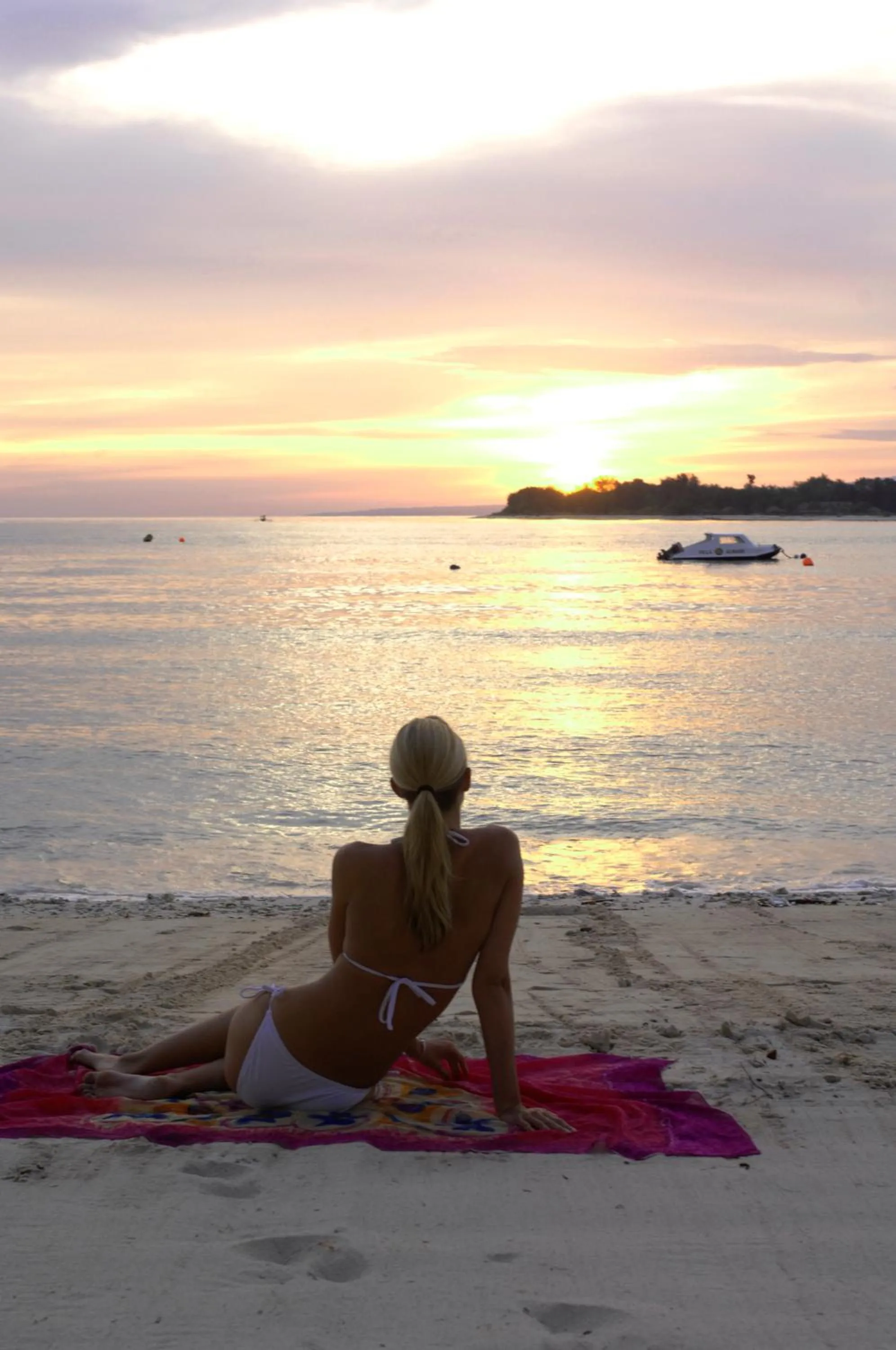 People in Villa Almarik Resort