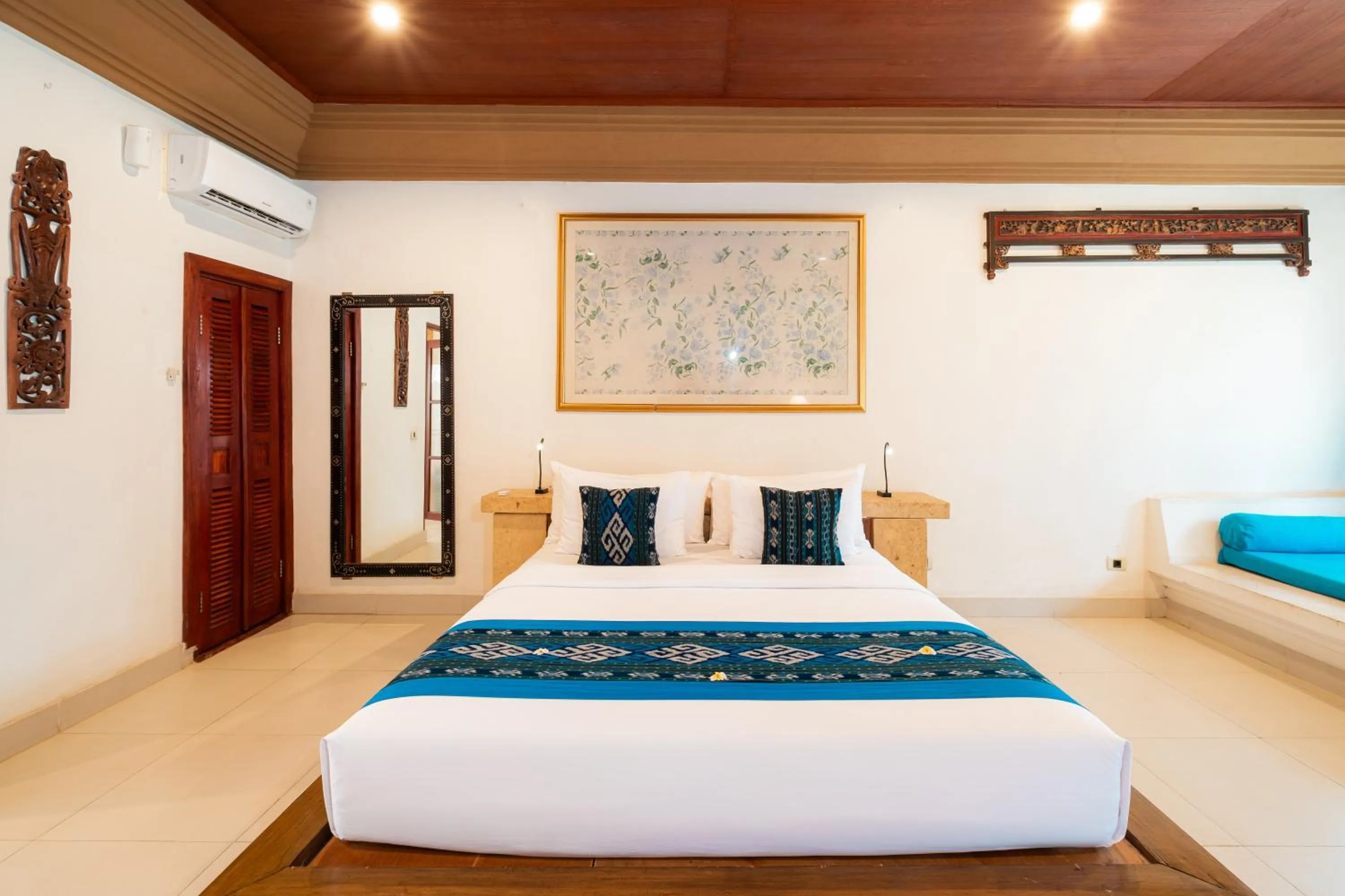 Property building, Bed in Villa Almarik Resort