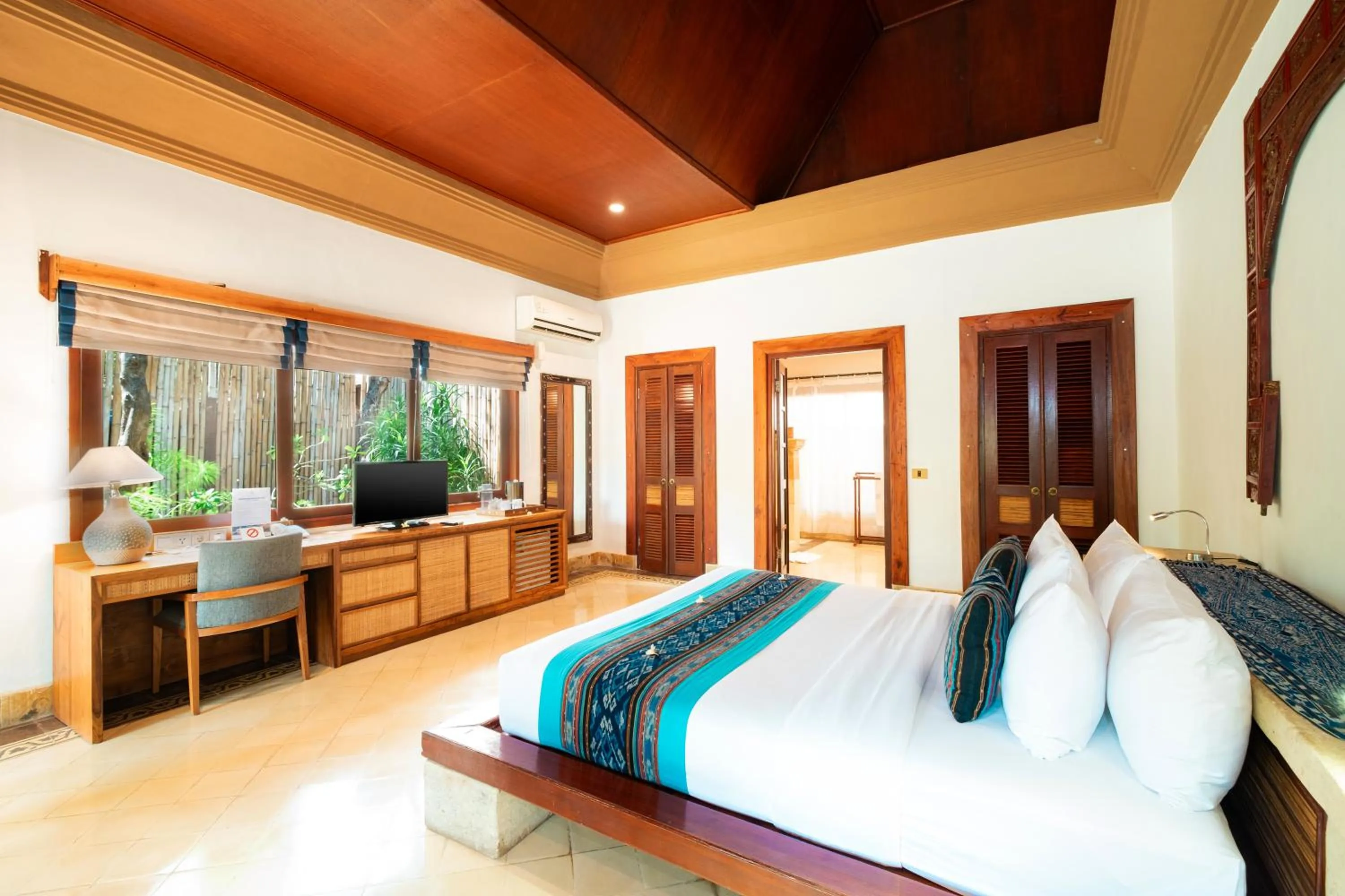 Property building, Bed in Villa Almarik Resort