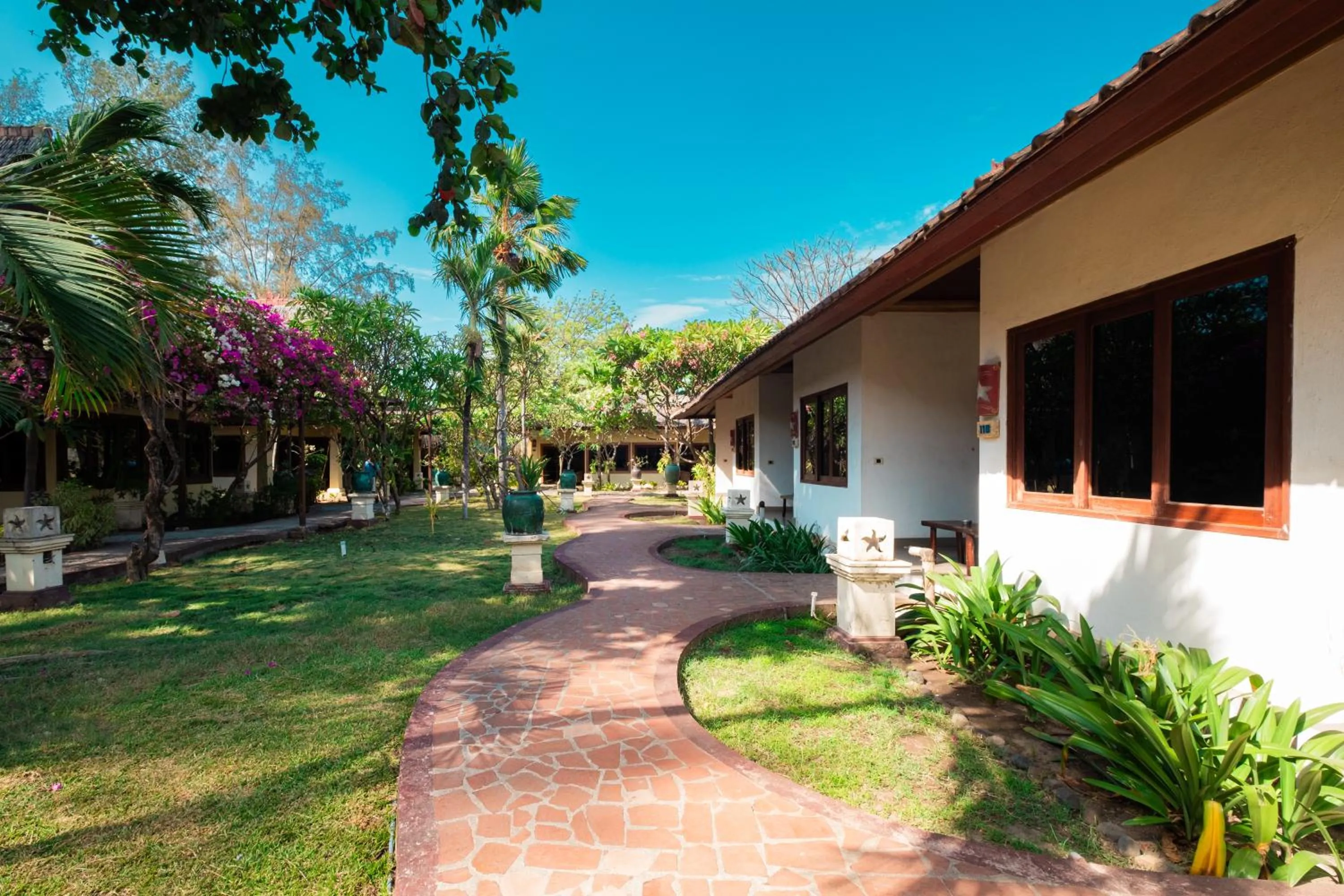 Property building in Villa Almarik Resort