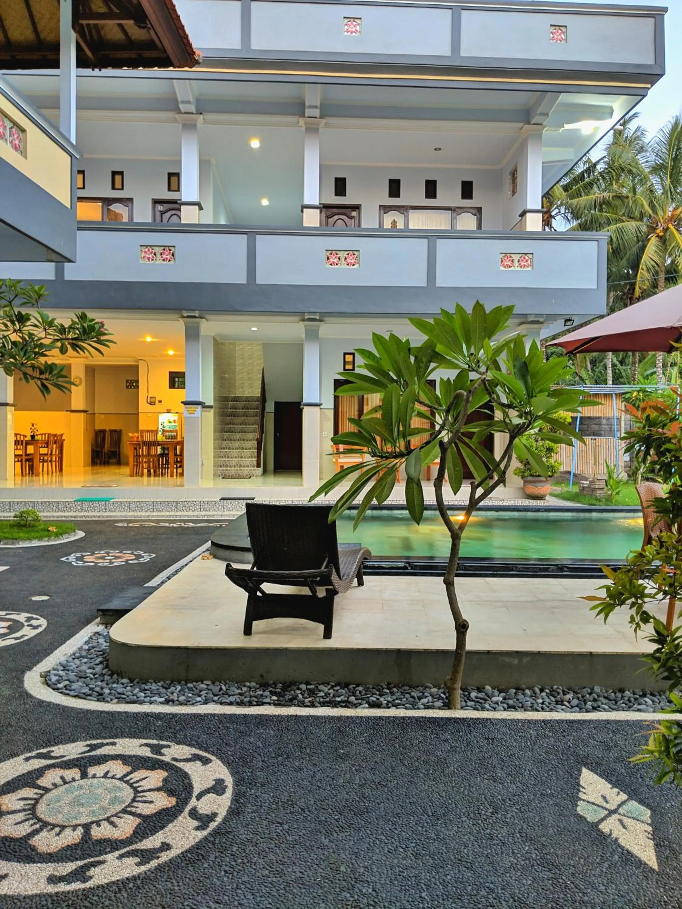 Inner courtyard view in Serangan Inn Mimba