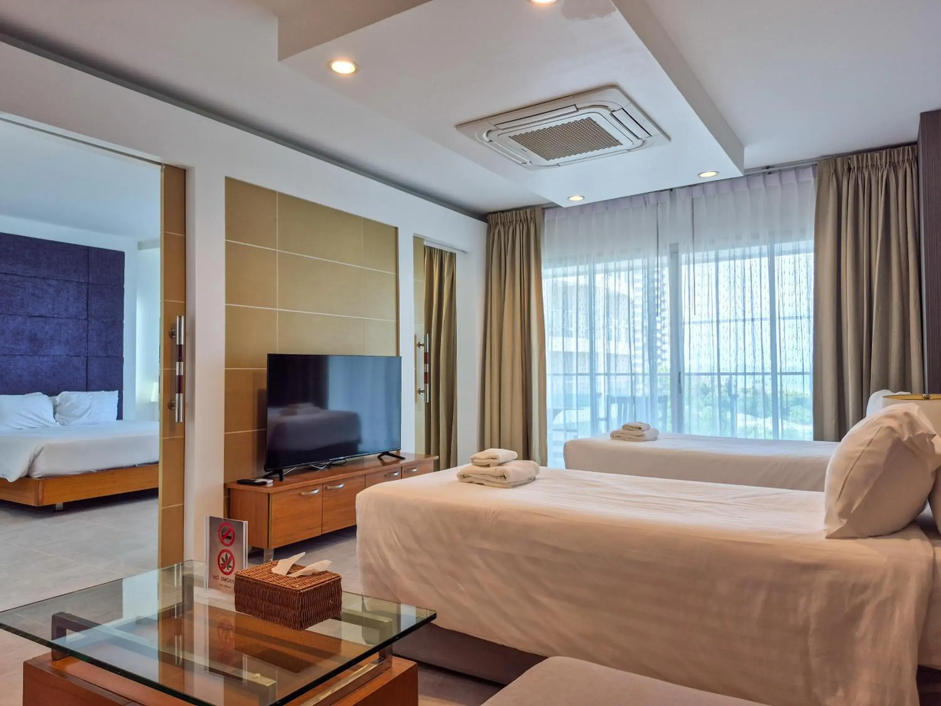 Photo of the whole room, Bed in Royal Beach View Photo of the whole room, Bed in Royal Beach View