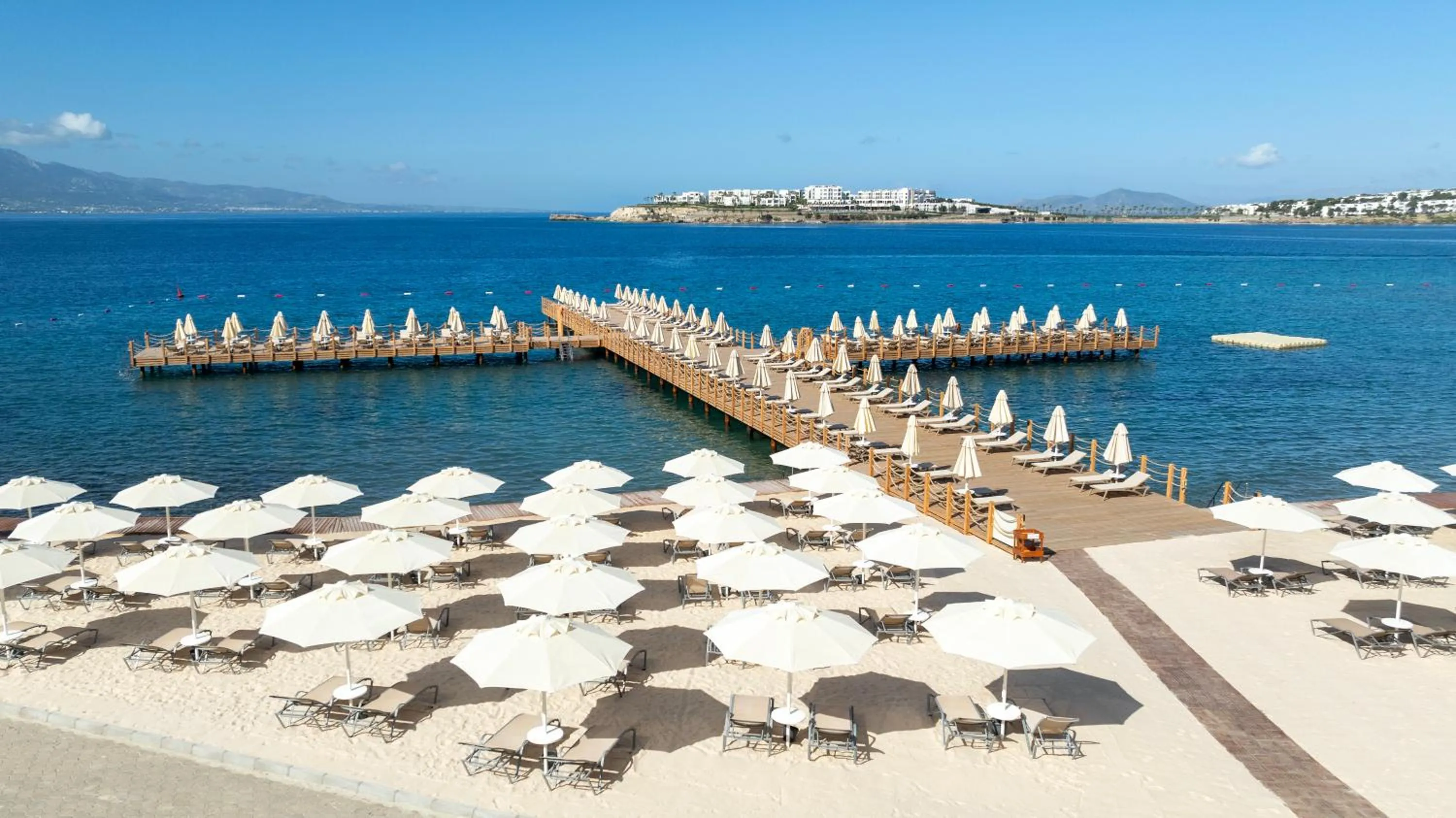 Beach in Kefaluka Resort