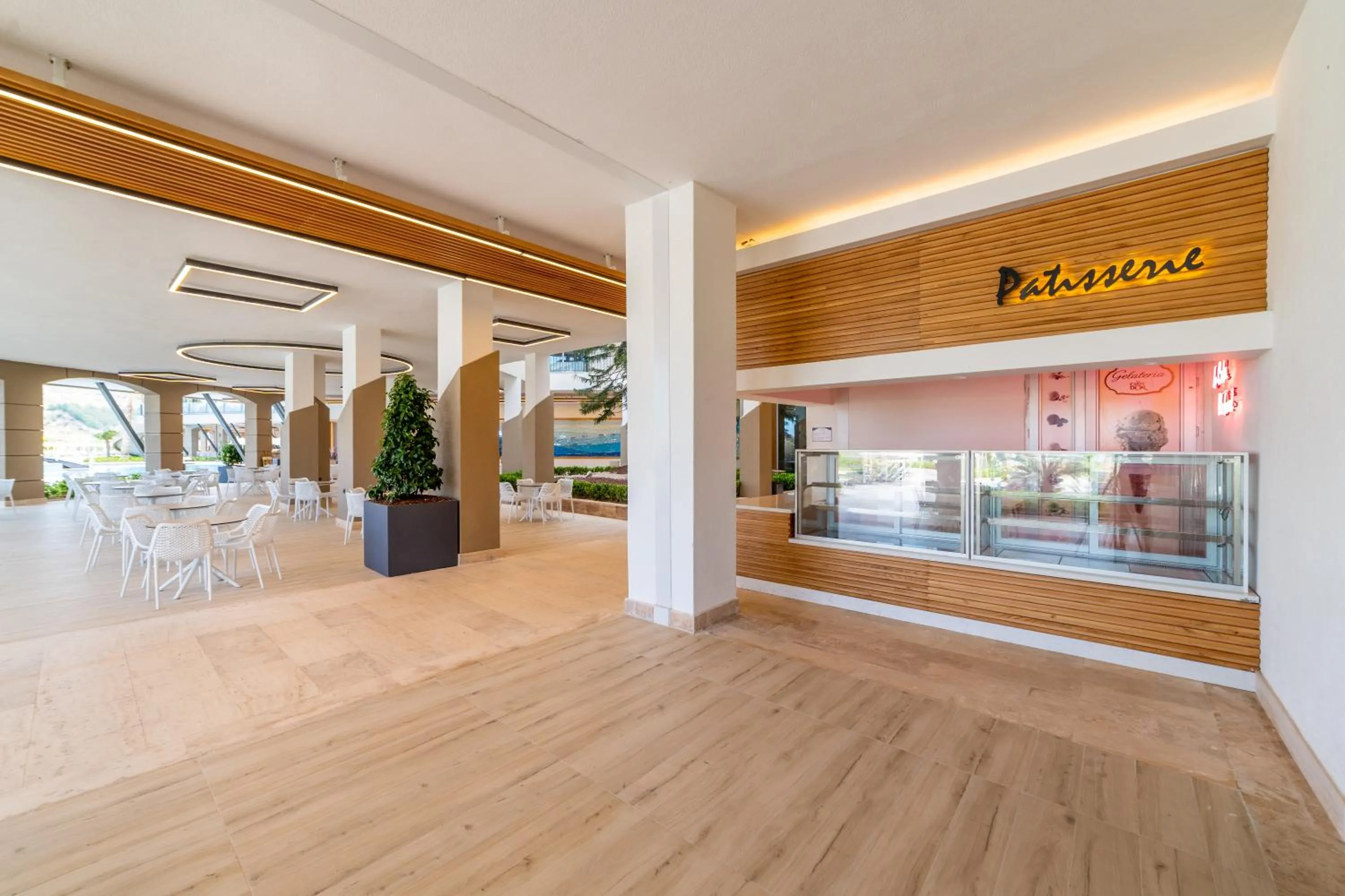 Restaurant/places to eat in Kefaluka Resort