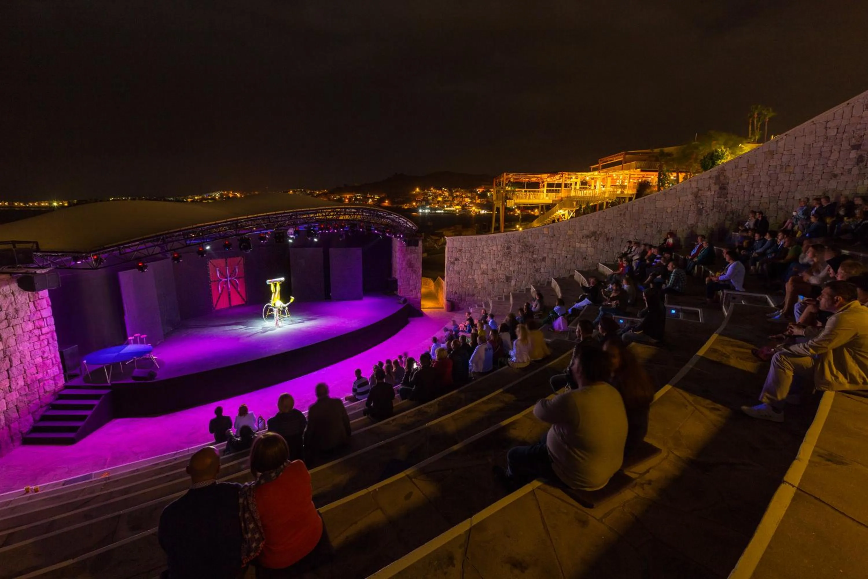 Evening entertainment in Kefaluka Resort