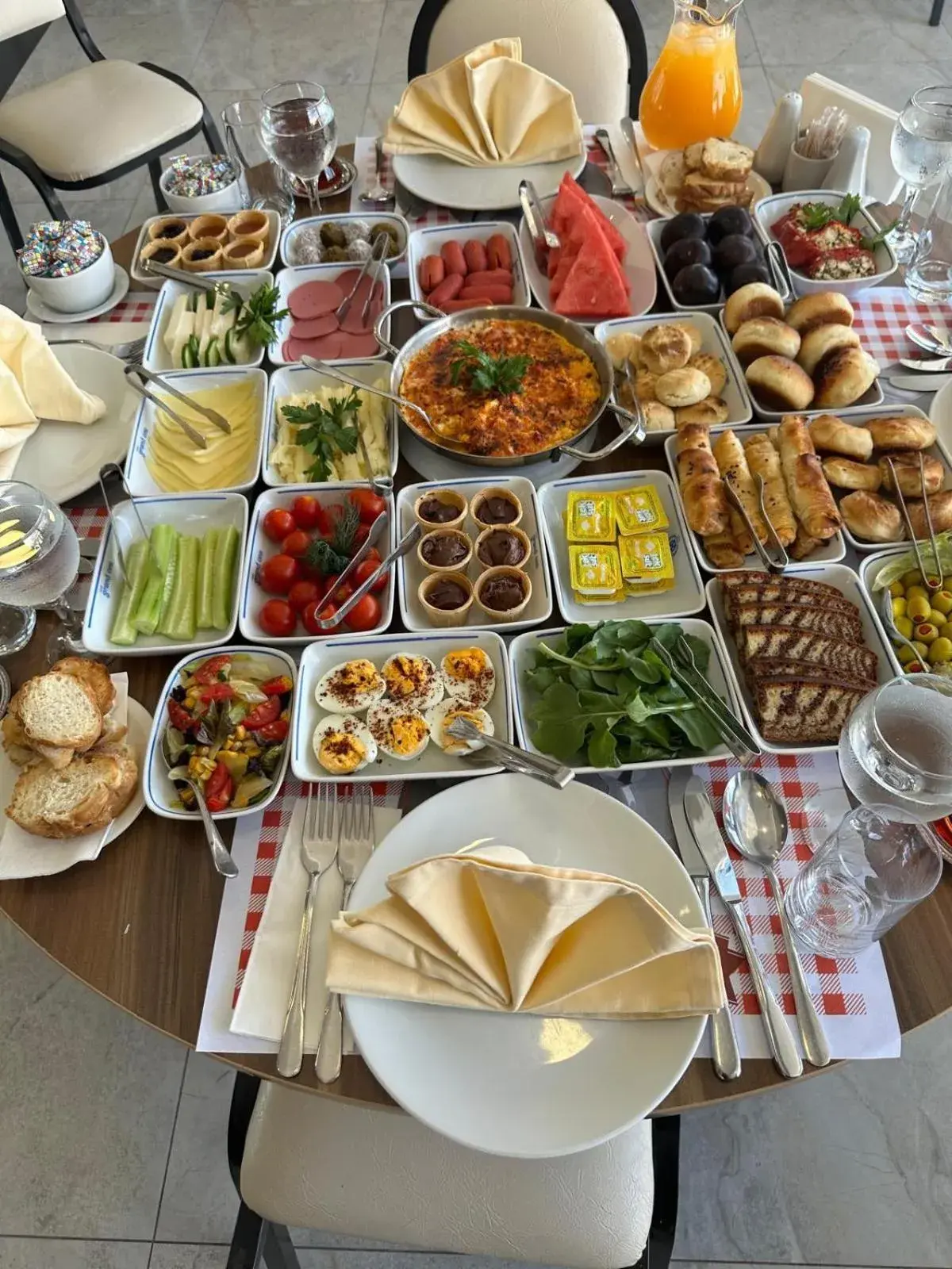 Breakfast in Grand Ons Hotel Breakfast in Grand Ons Hotel