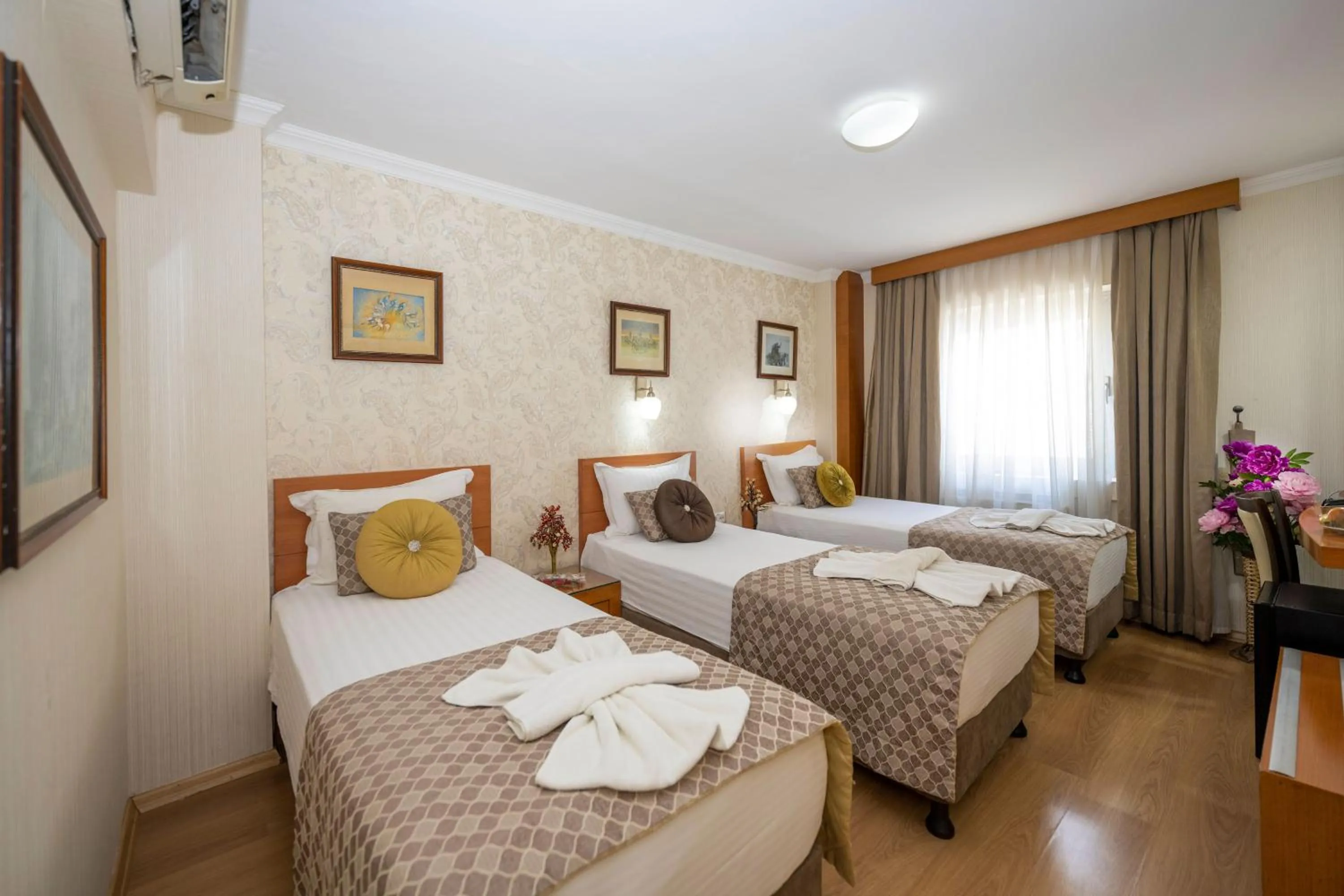 Bed in Grand Ons Hotel