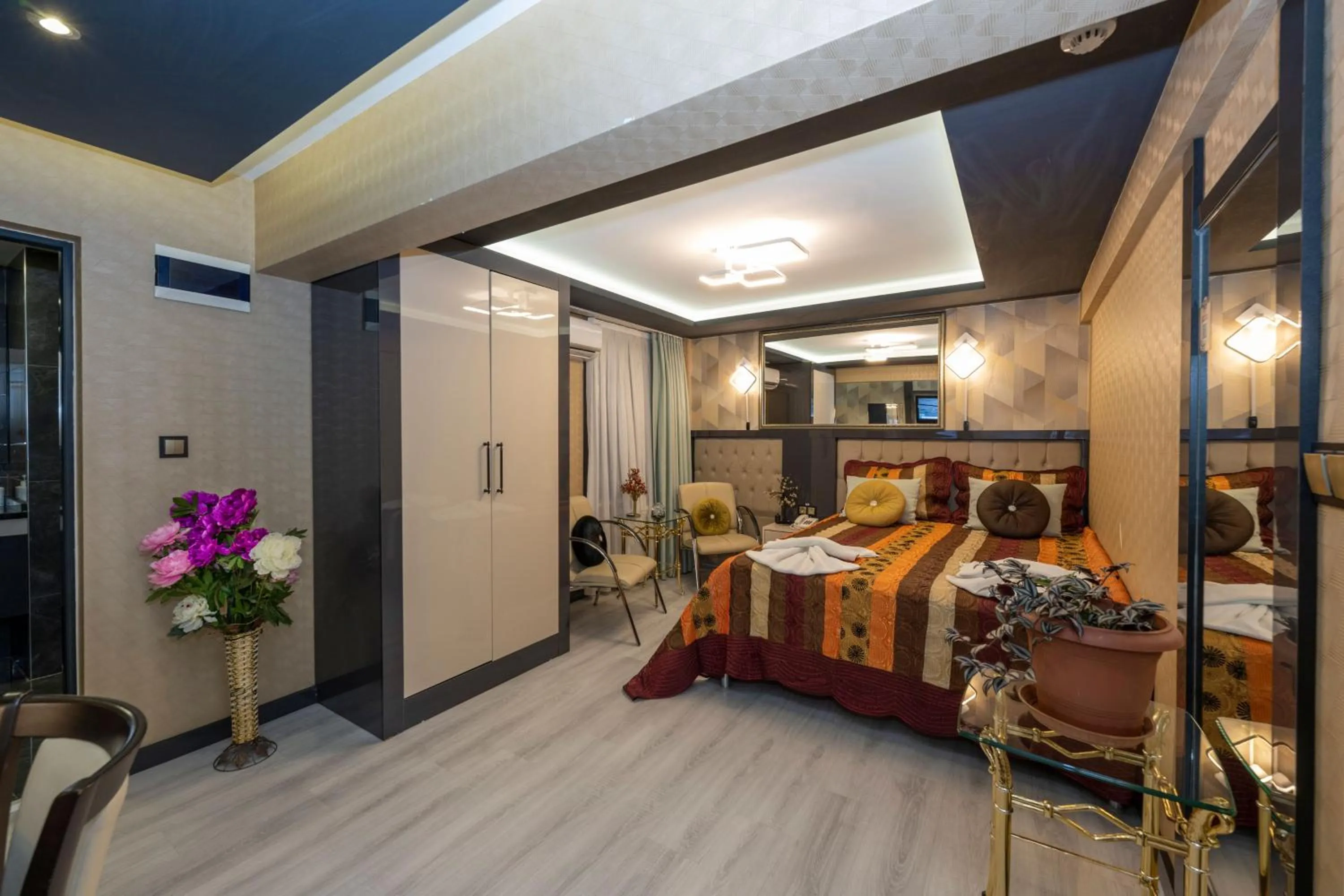 Bed in Grand Ons Hotel