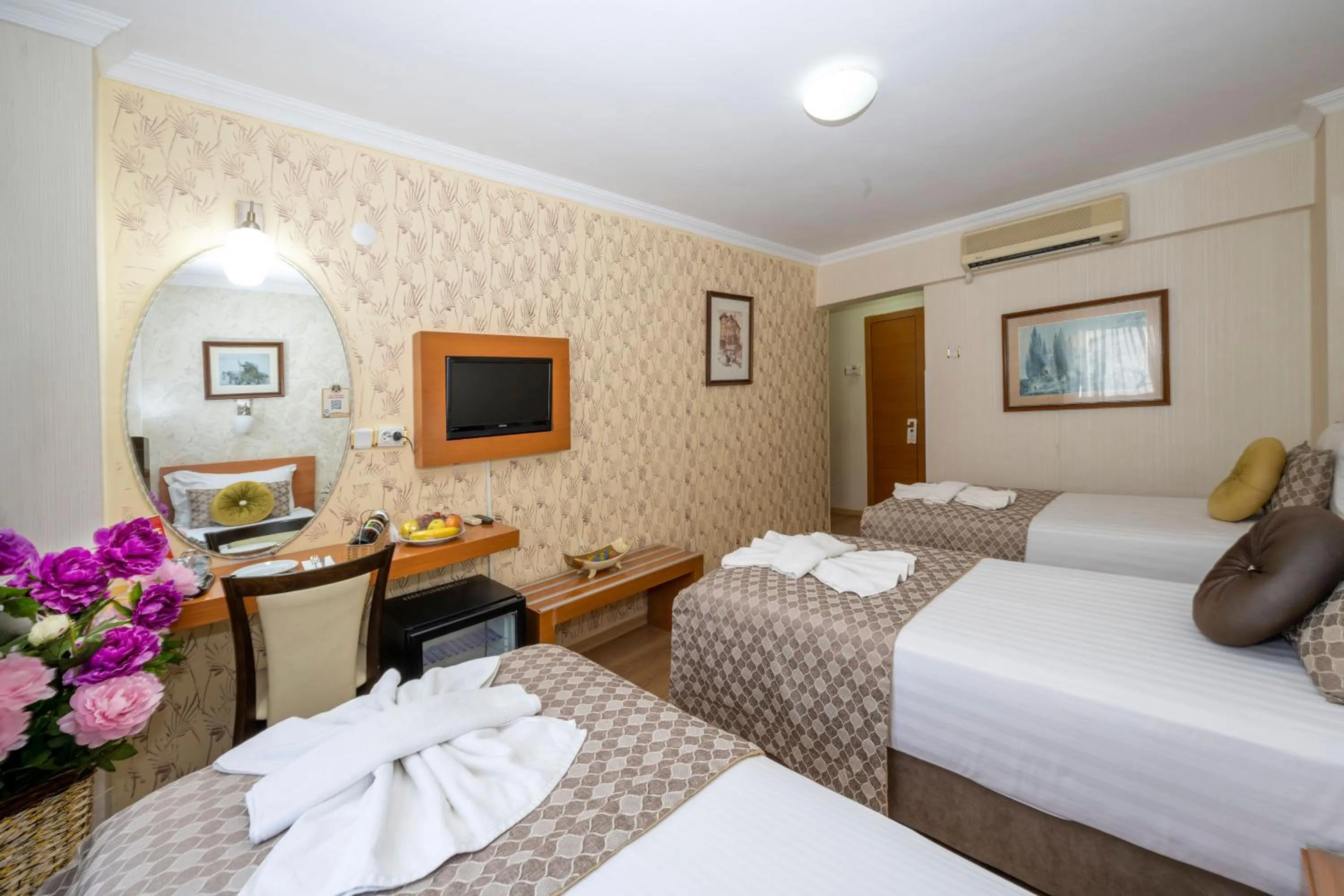 Bed in Grand Ons Hotel