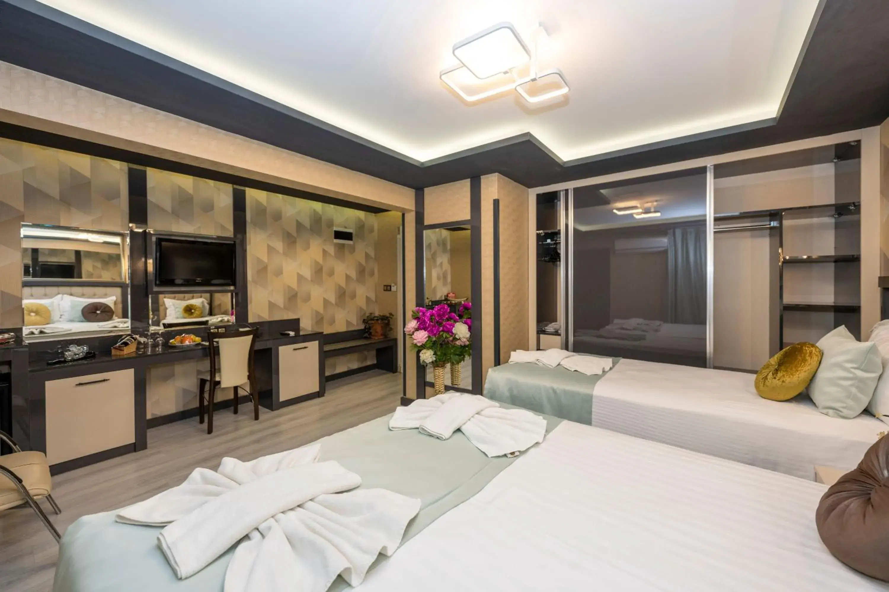 Bed in Grand Ons Hotel Bed in Grand Ons Hotel