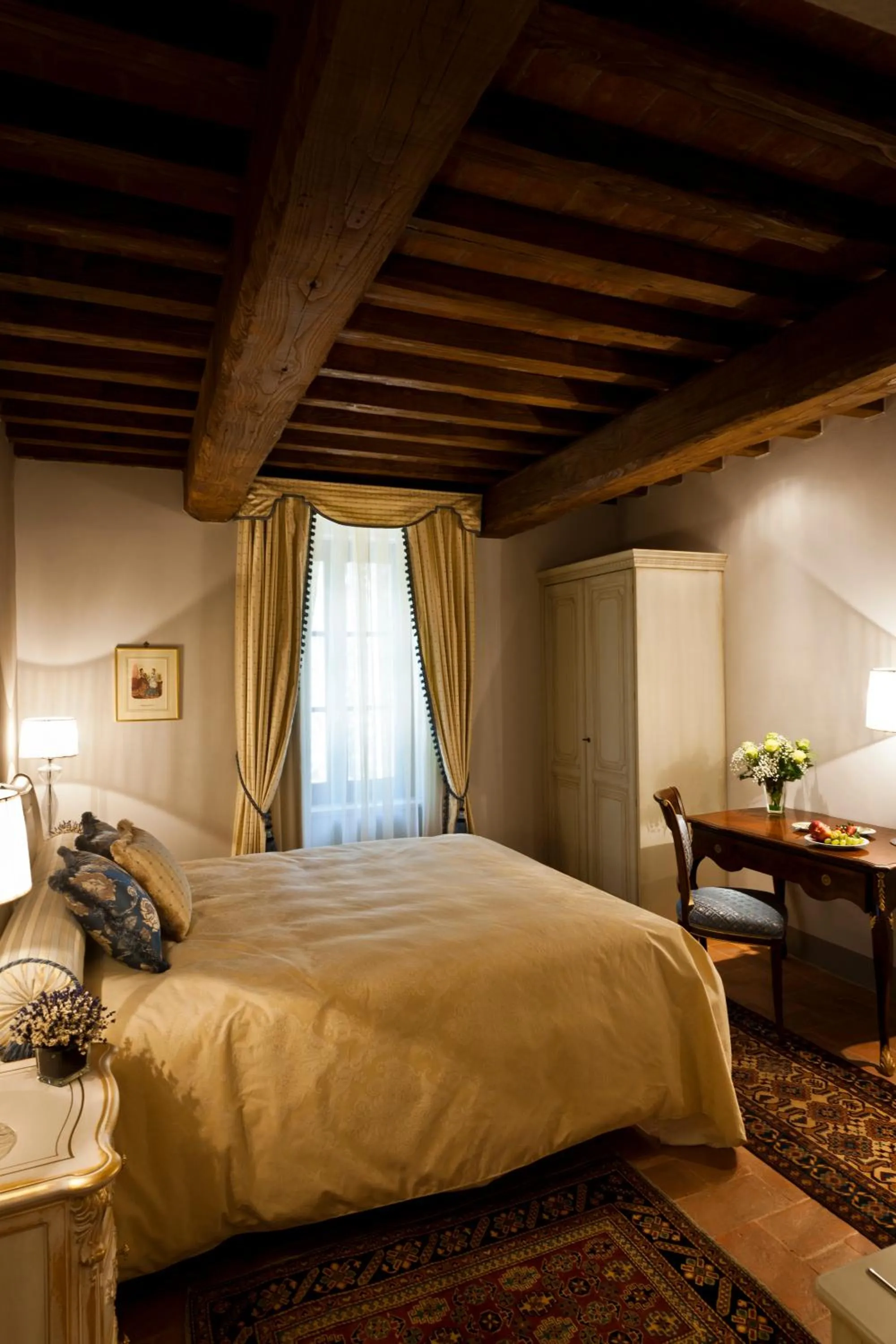 Bed in Villa Armena Relais