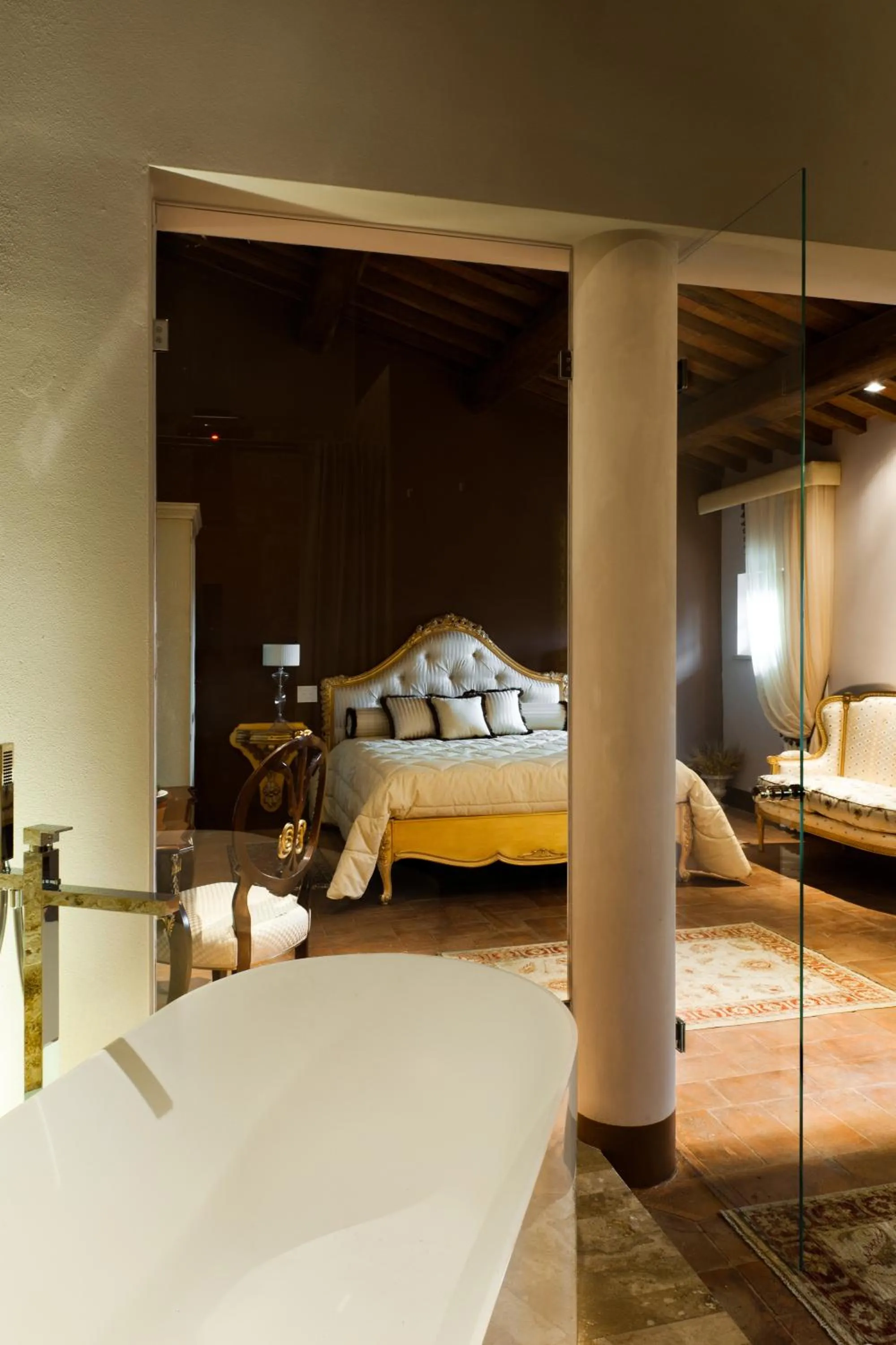 Decorative detail in Villa Armena Relais