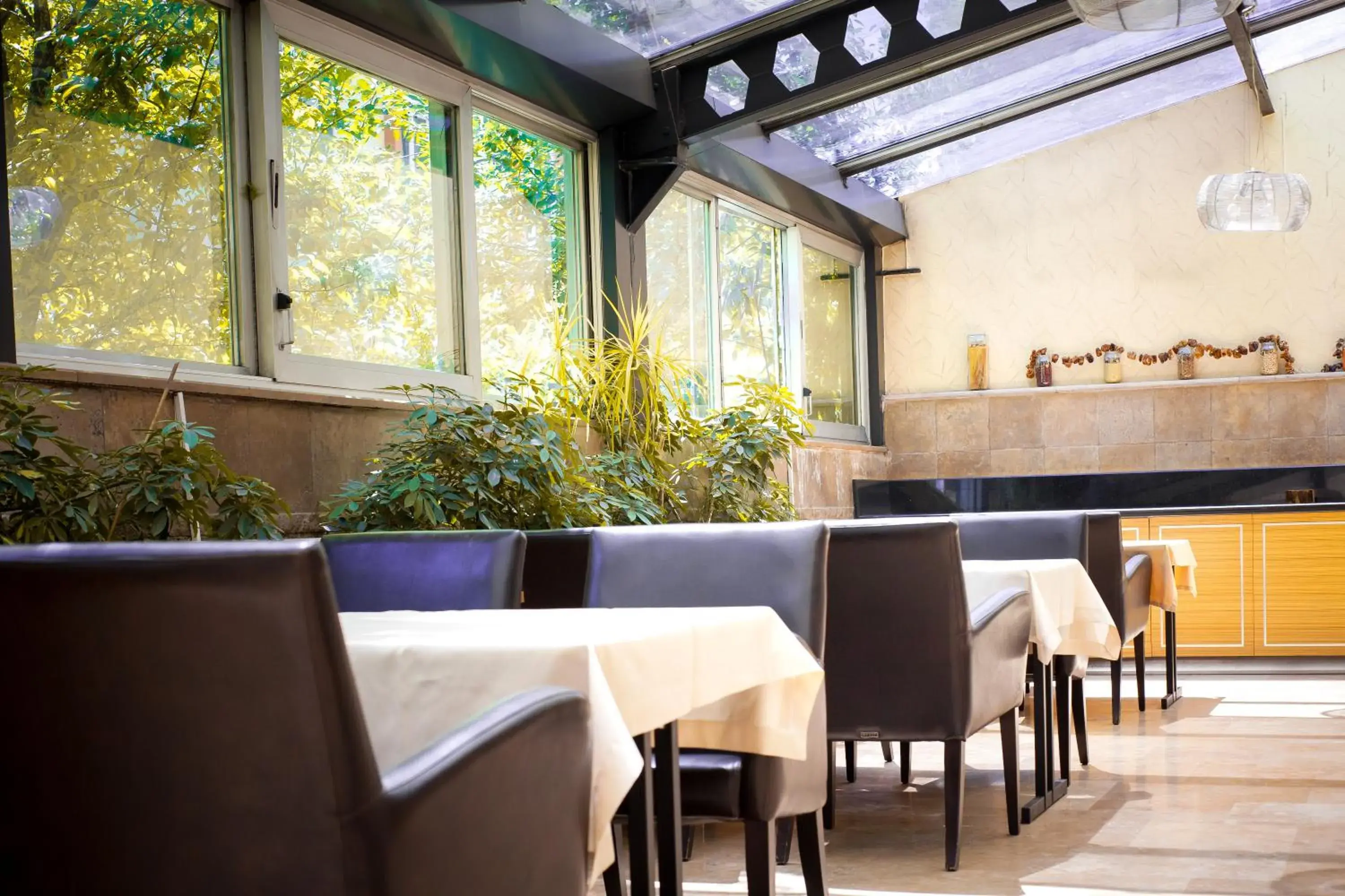 Restaurant/places to eat in Nüzhet Hotel Restaurant/places to eat in Nüzhet Hotel