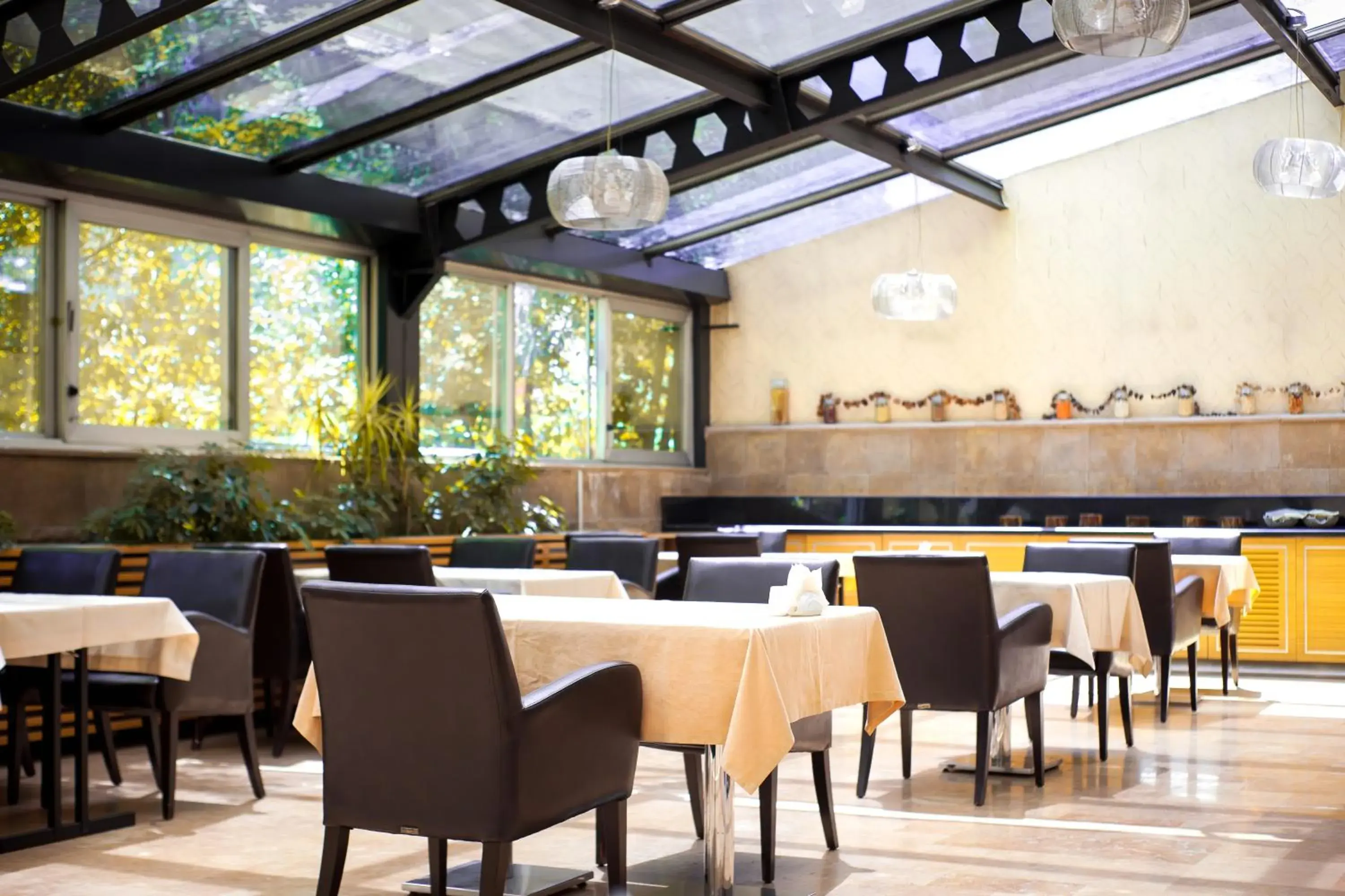 Restaurant/places to eat in Nüzhet Hotel Restaurant/places to eat in Nüzhet Hotel