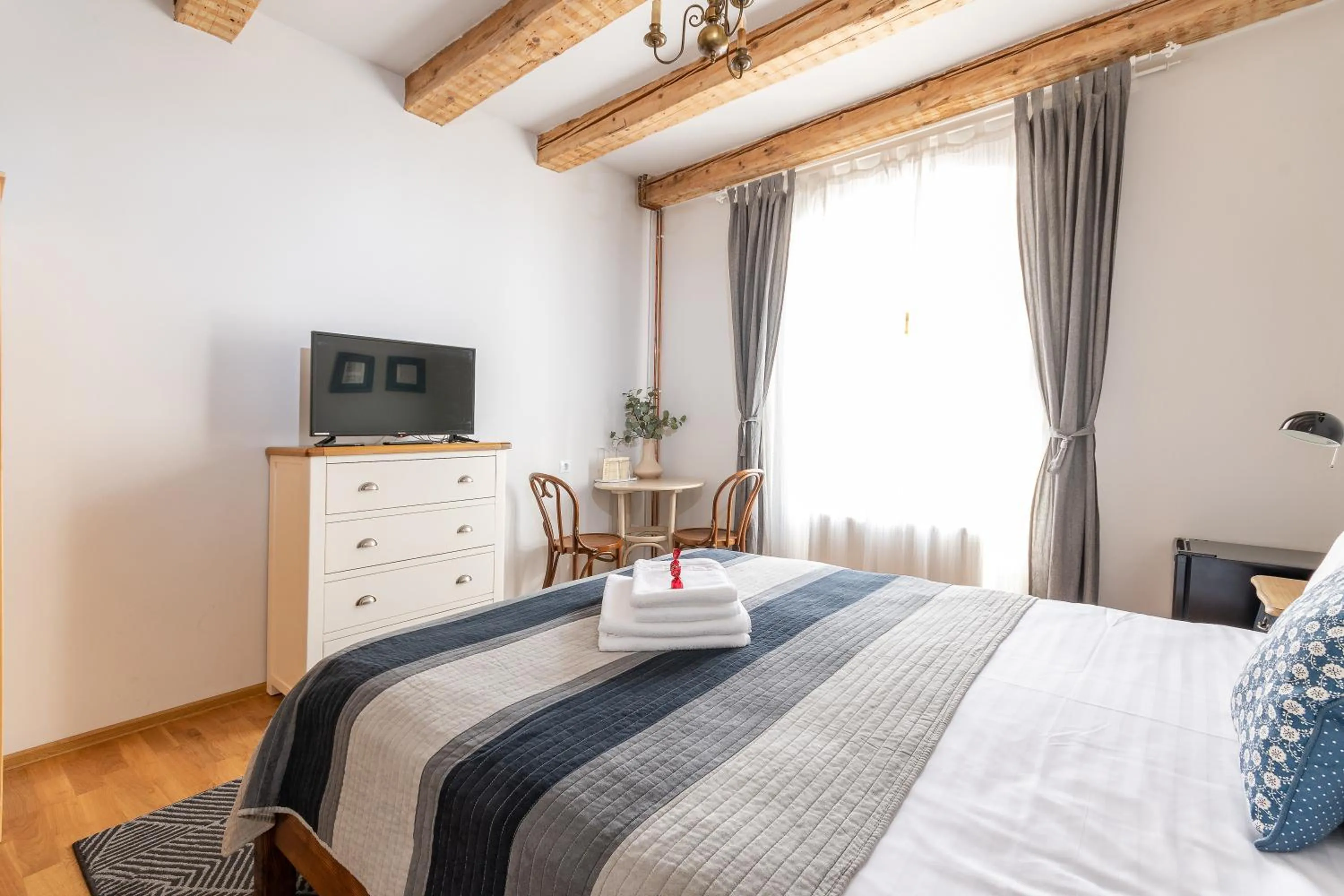 TV and multimedia, Bed in Wood House Republicii