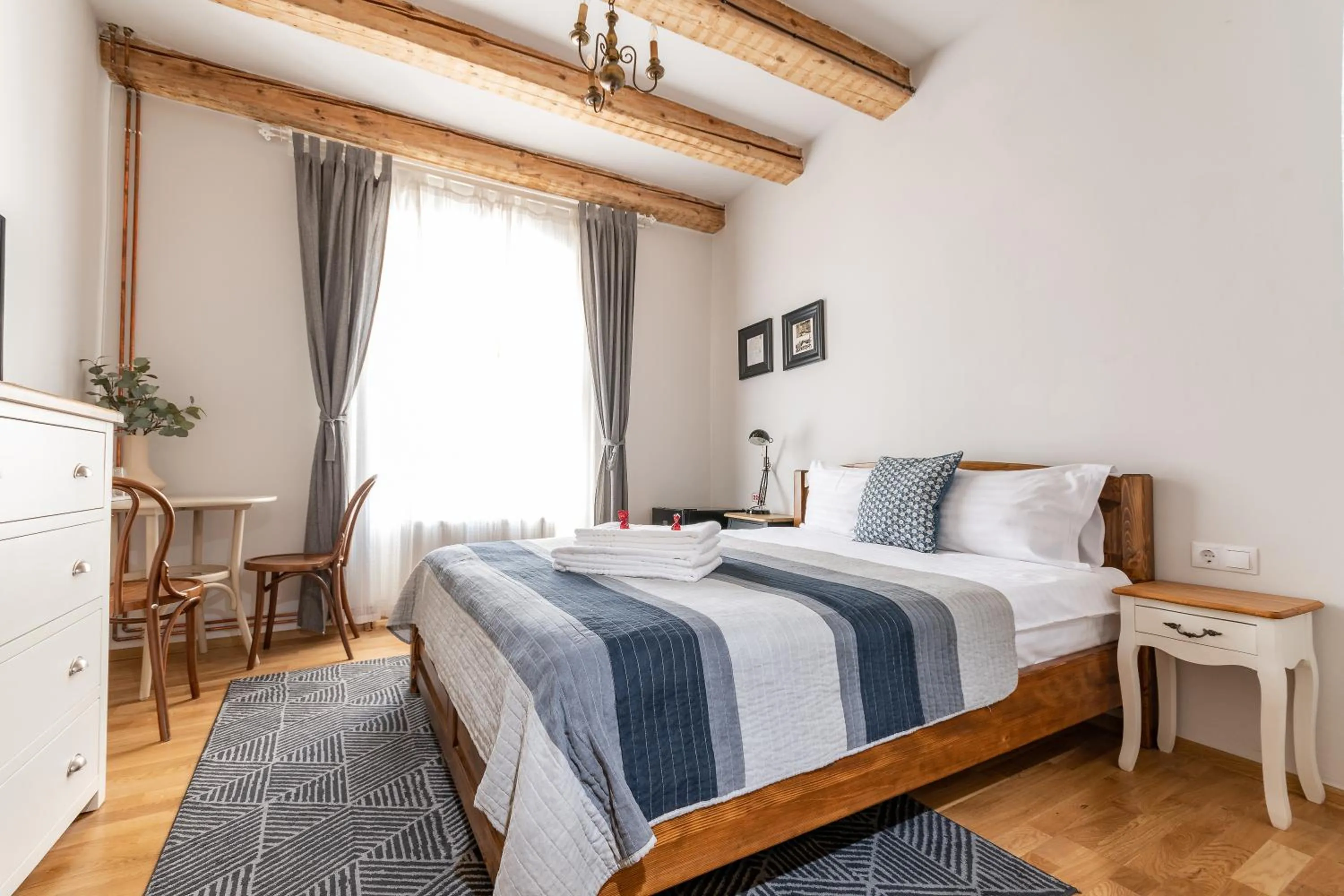 TV and multimedia, Bed in Wood House Republicii