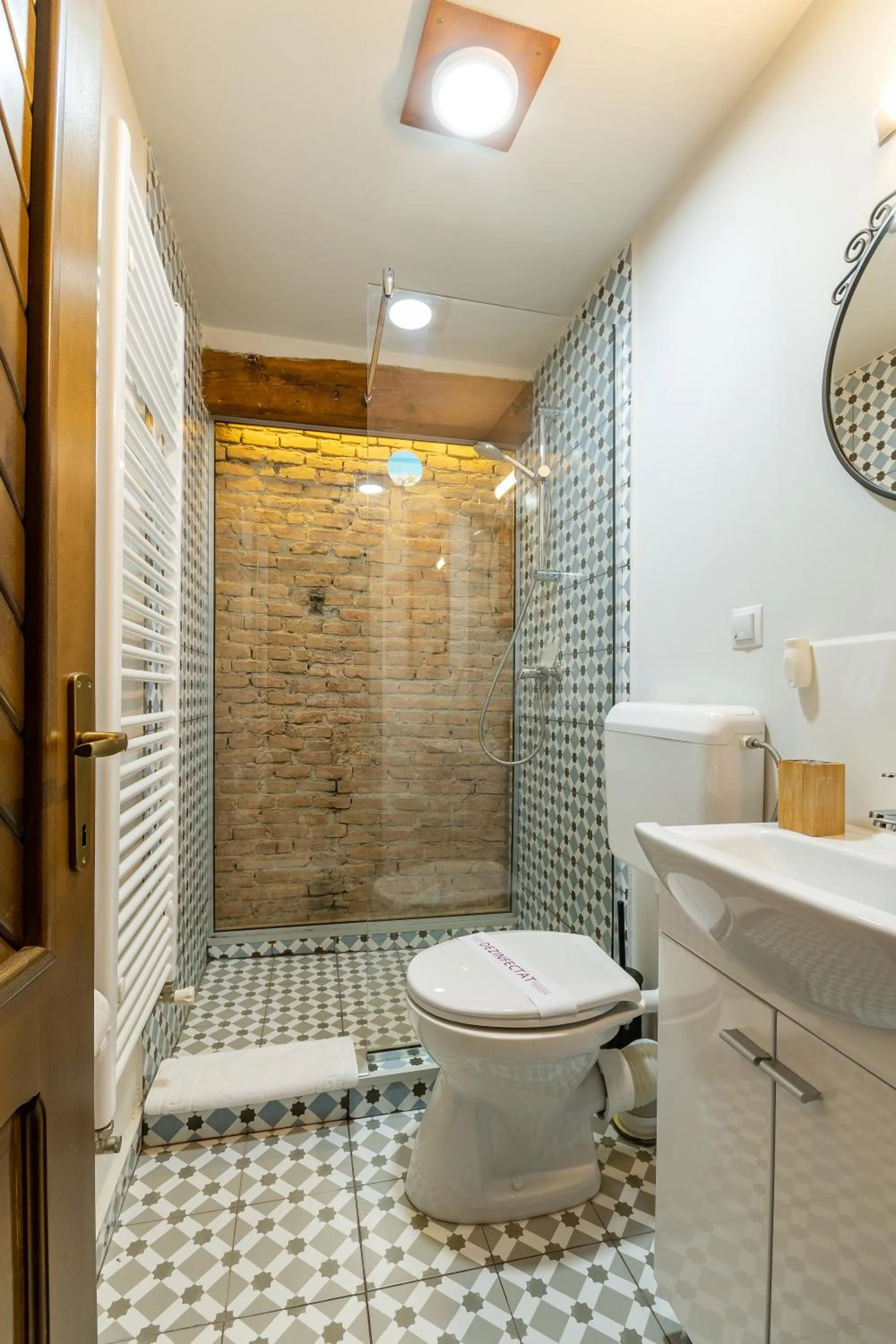 Bathroom in Wood House Republicii