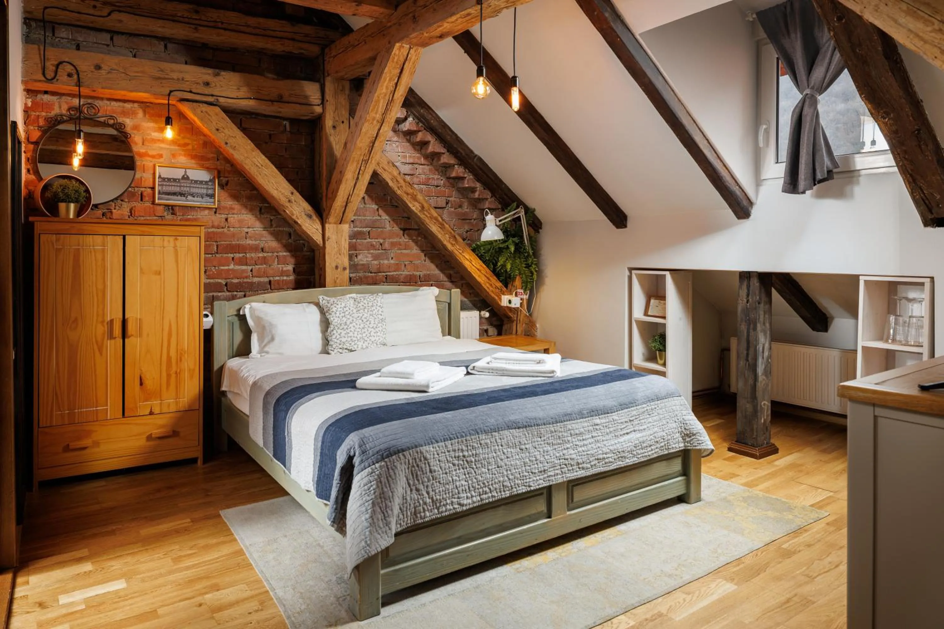 Bed in Wood House Republicii