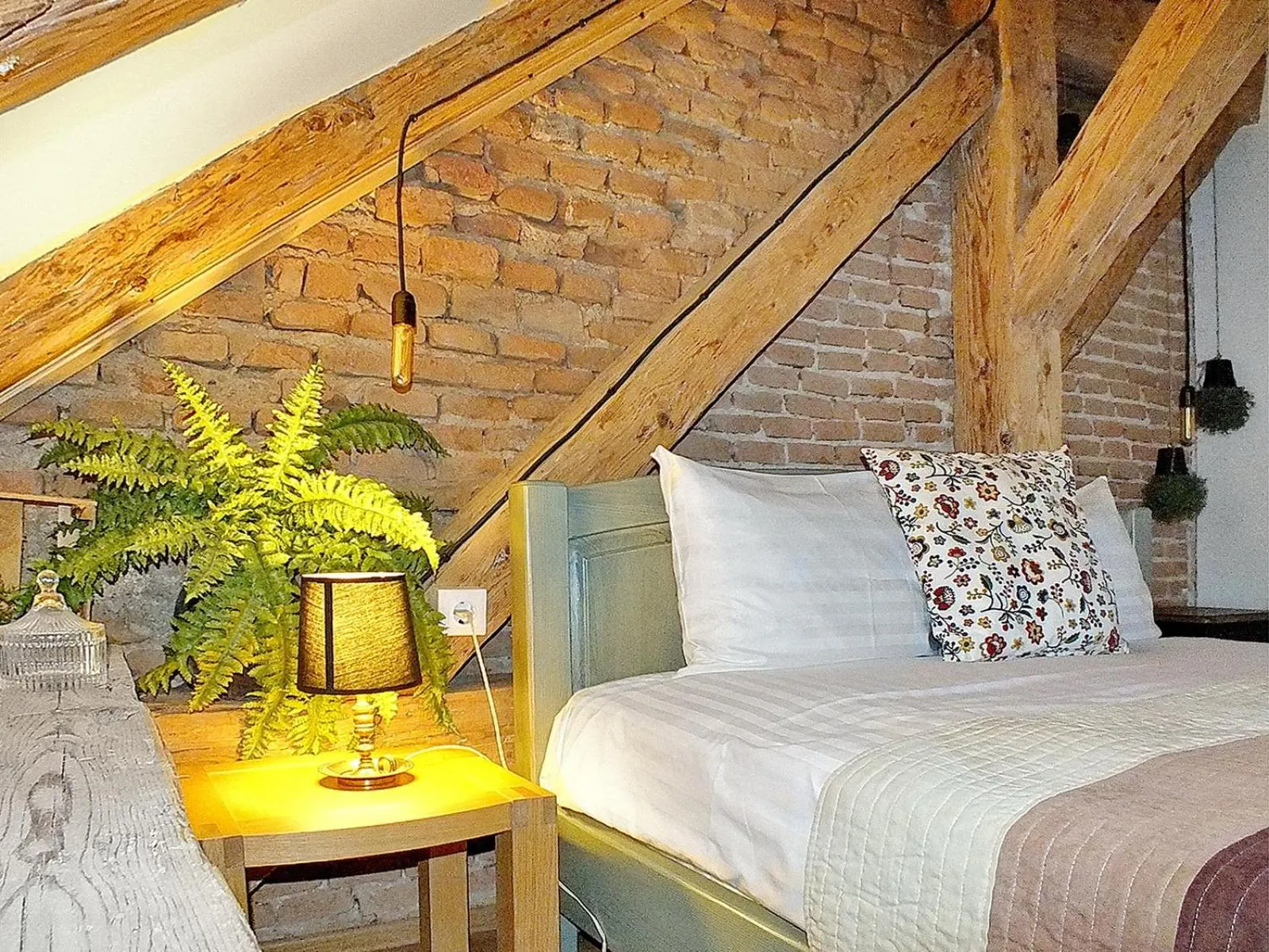 Bed in Wood House Republicii