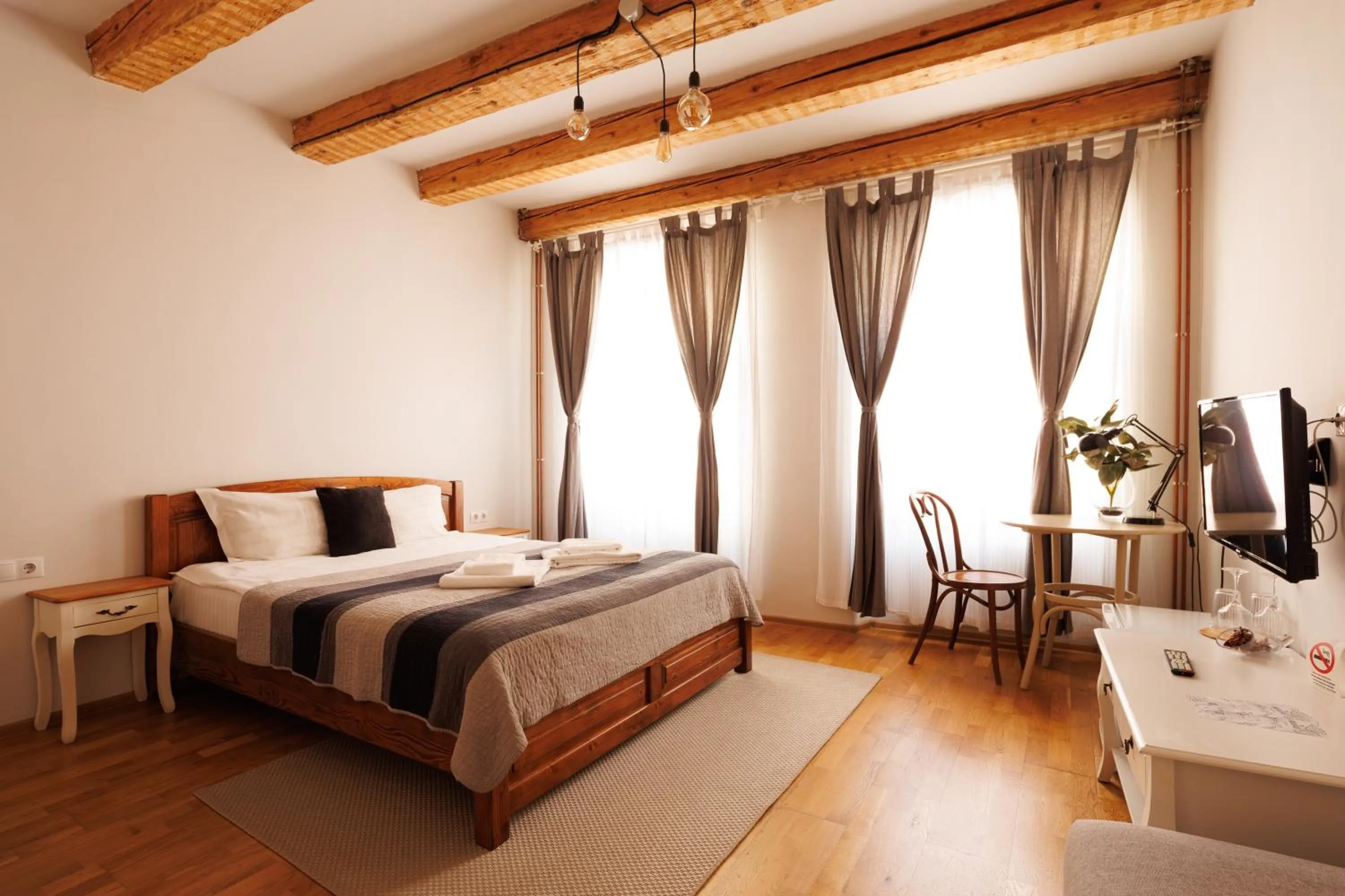 Bed in Wood House Republicii