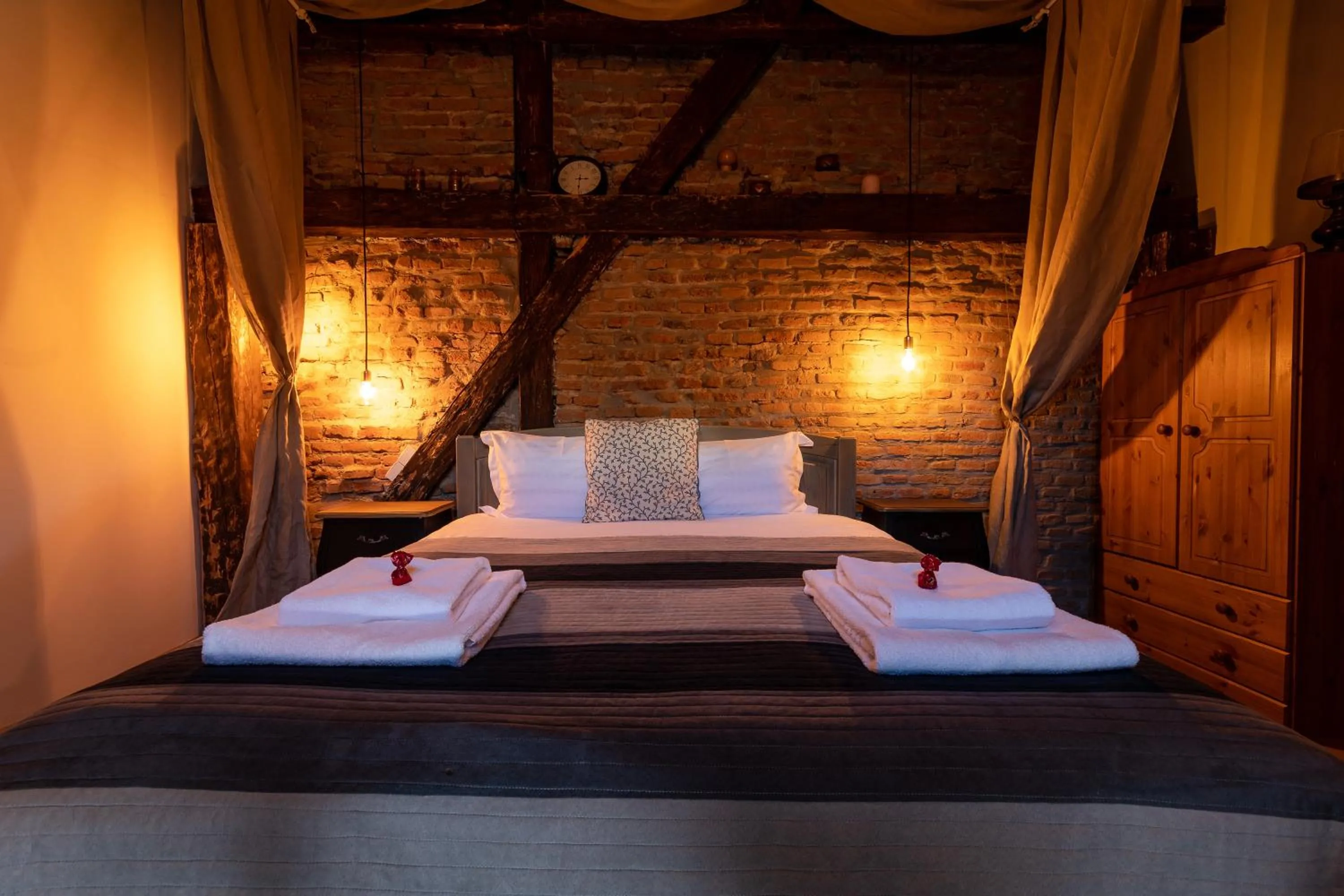 Seating area, Bed in Wood House Republicii