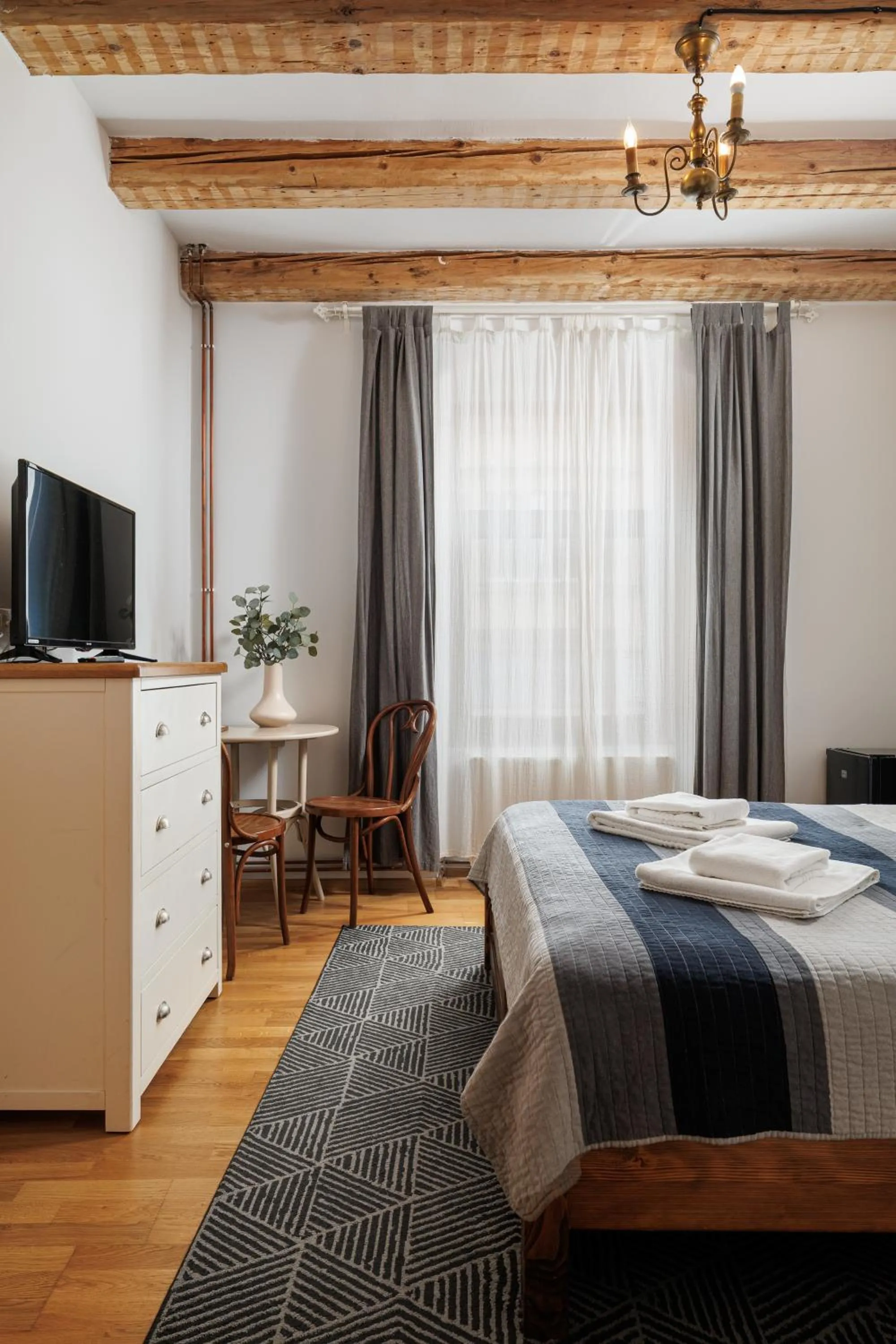 Bed in Wood House Republicii