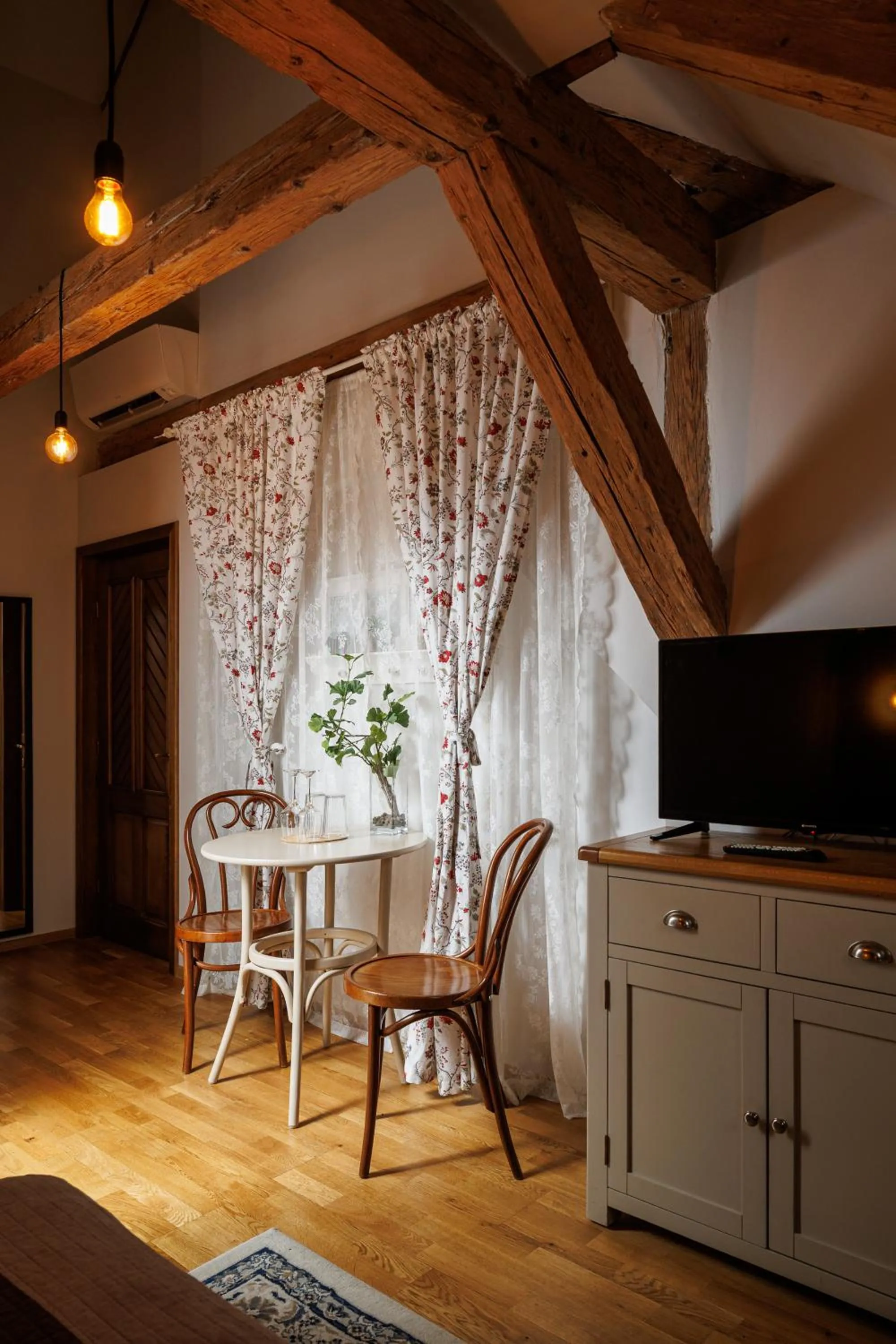 TV and multimedia in Wood House Republicii