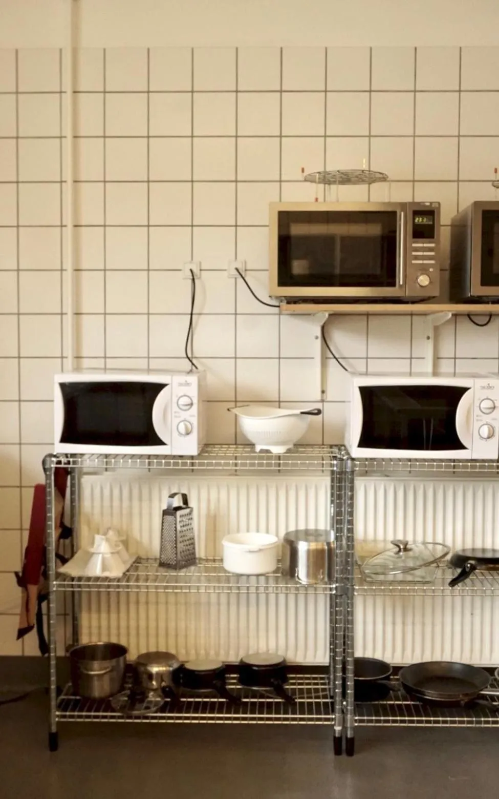 Communal kitchen in Danhostel Ishøj Strand