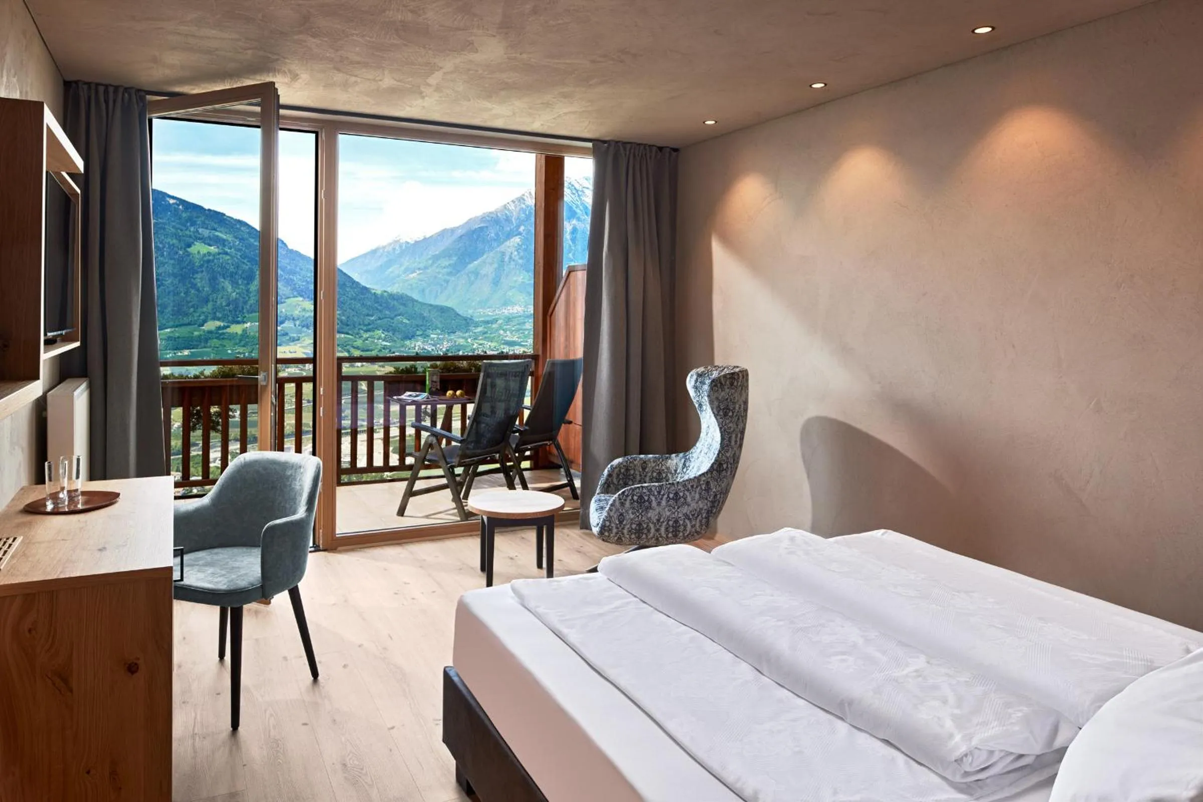 Photo of the whole room, Bed in Hotel-Garni Ehrenfels