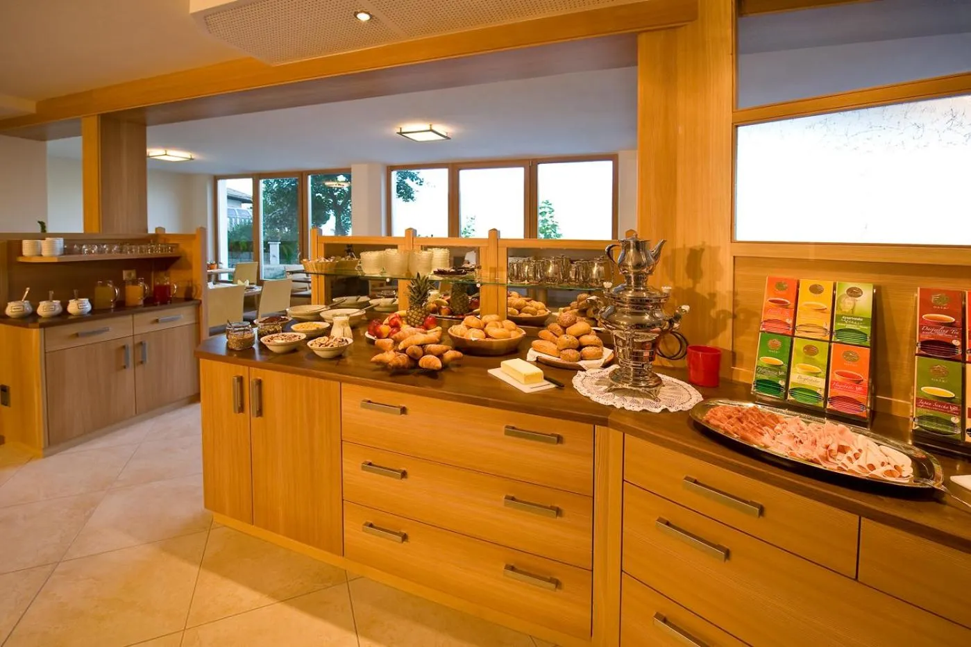 Restaurant/places to eat in Hotel-Garni Ehrenfels