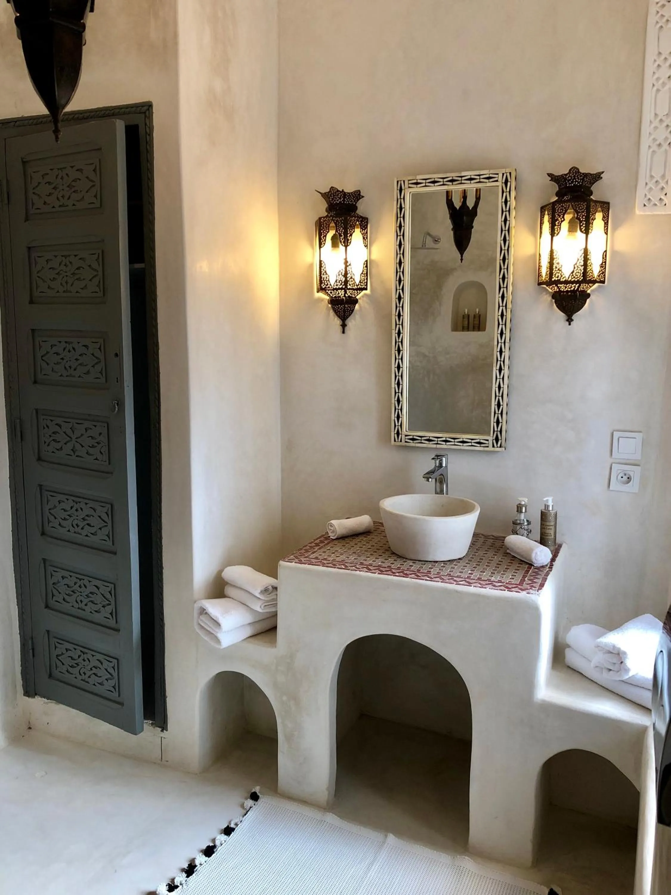 Shower in Riad Hadika Maria