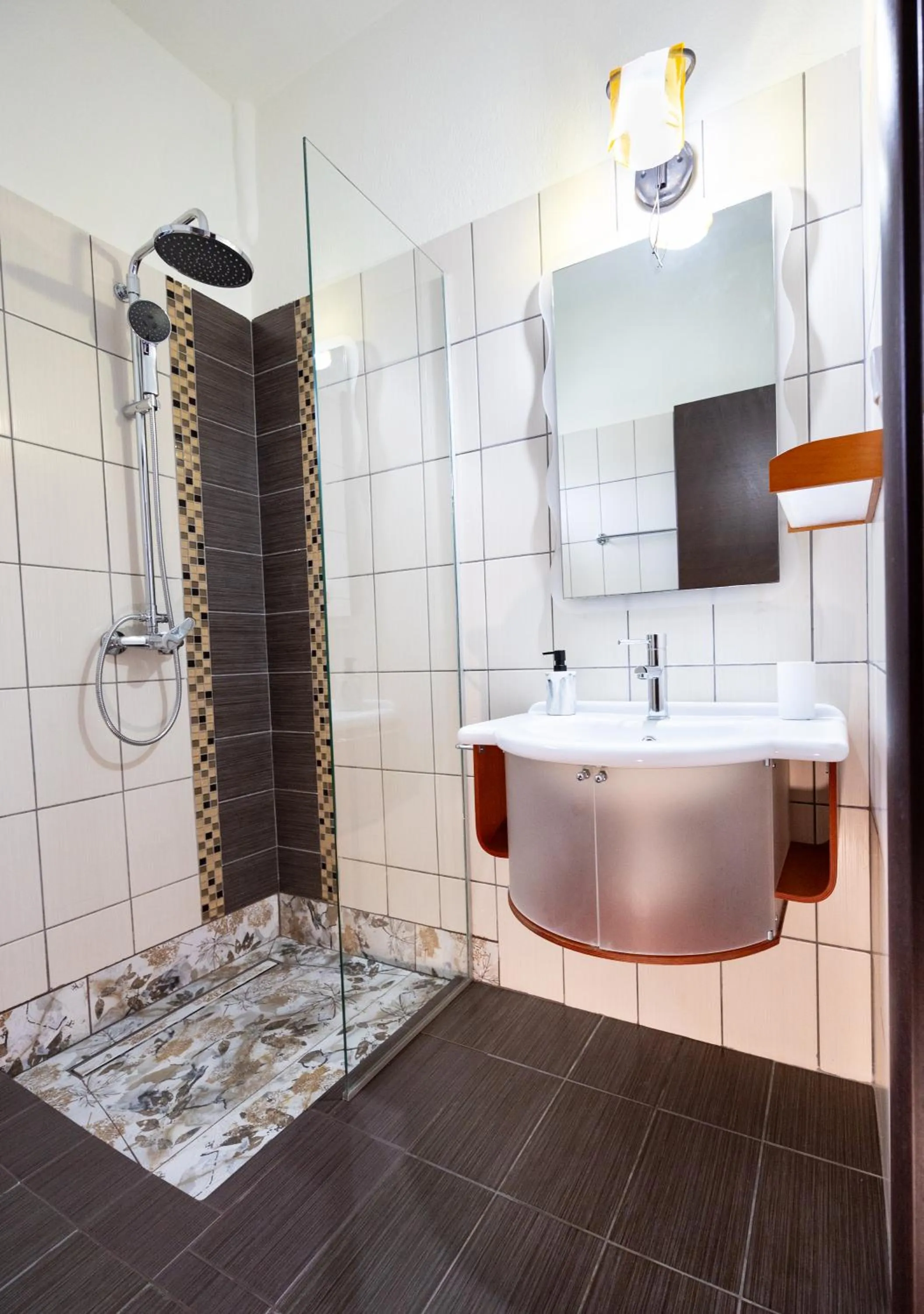 GoldenHill Studios&apartments