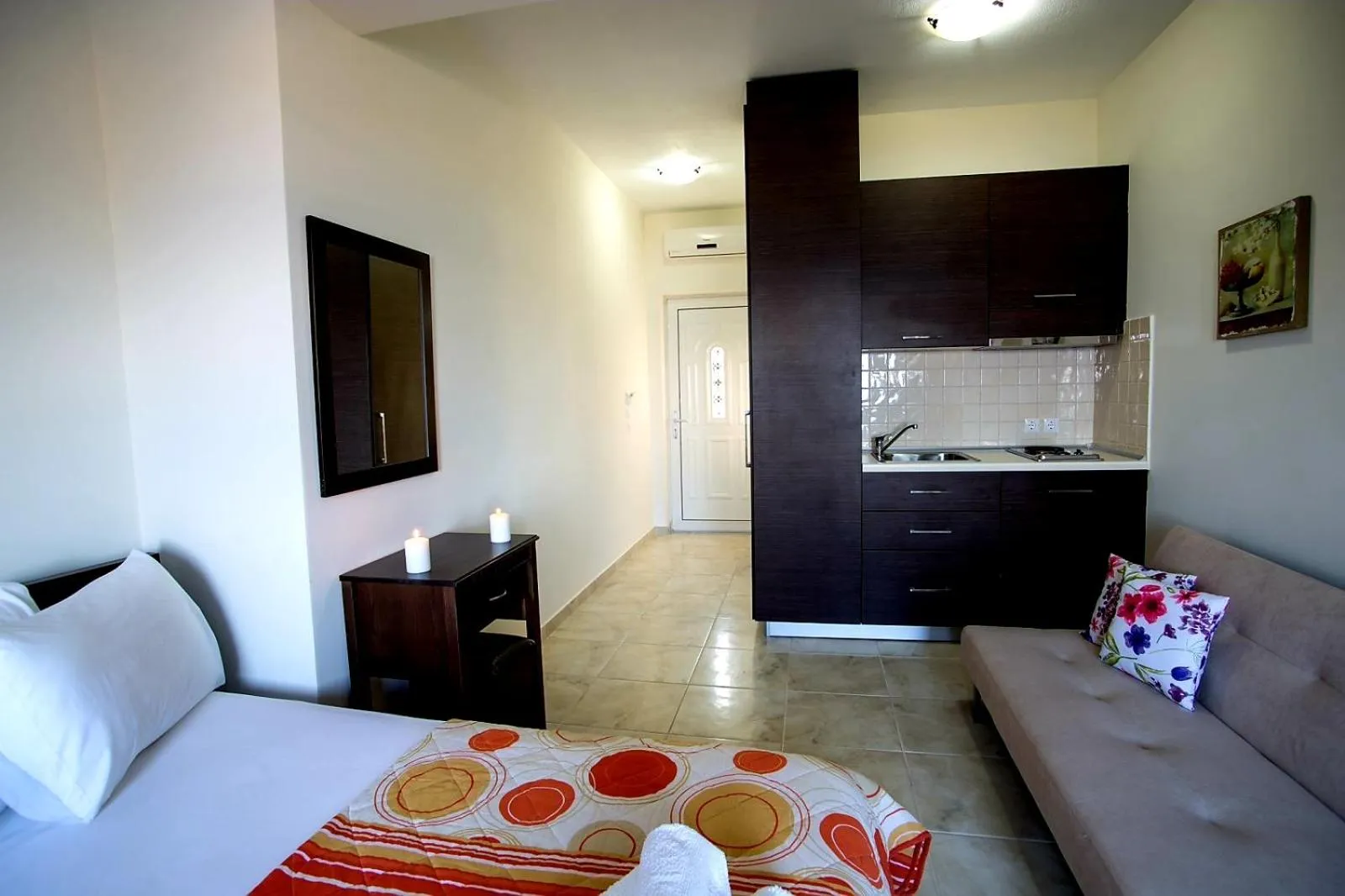 TV and multimedia in GoldenHill Studios&apartments