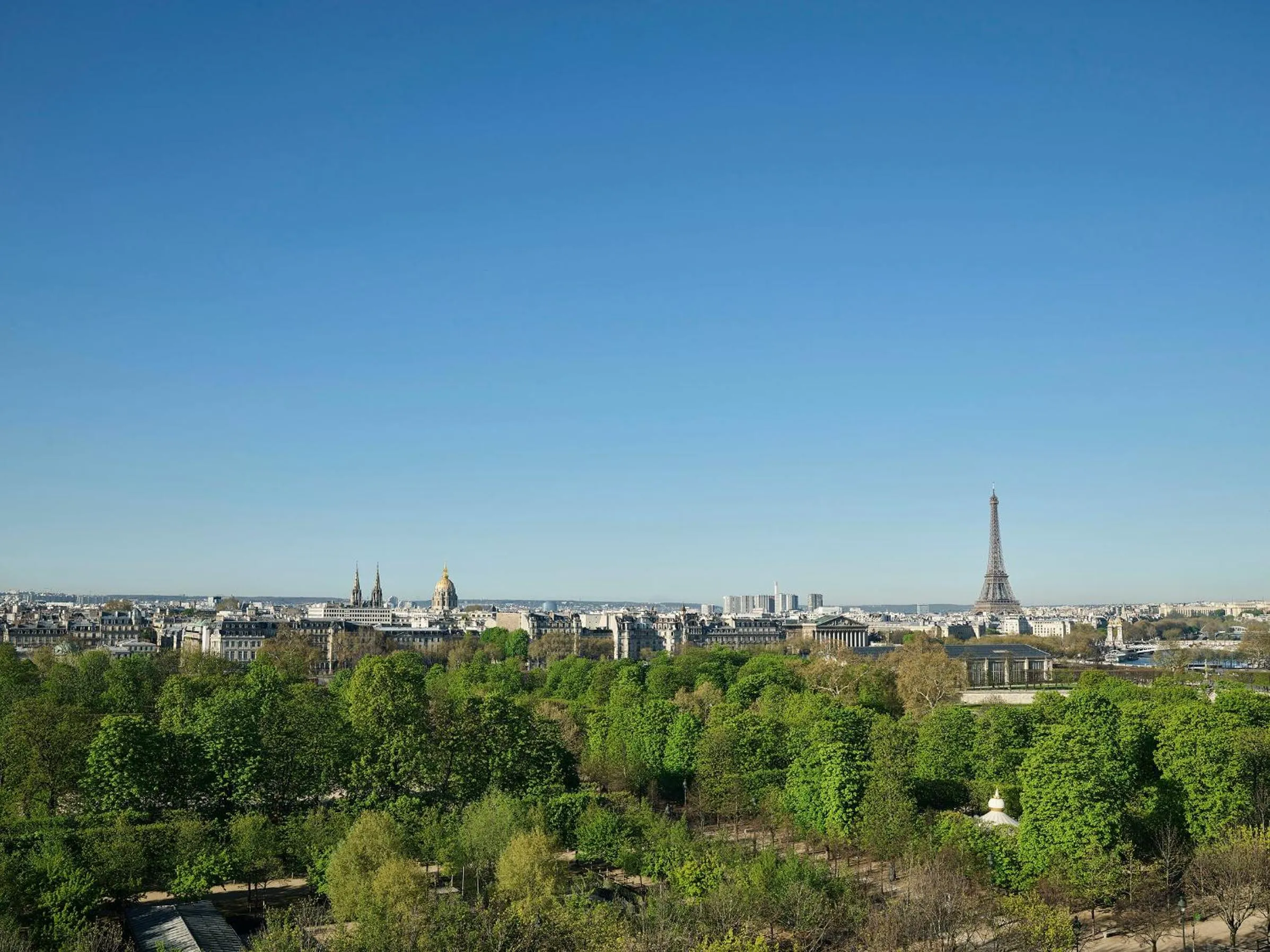Garden view in Le Meurice – Dorchester Collection