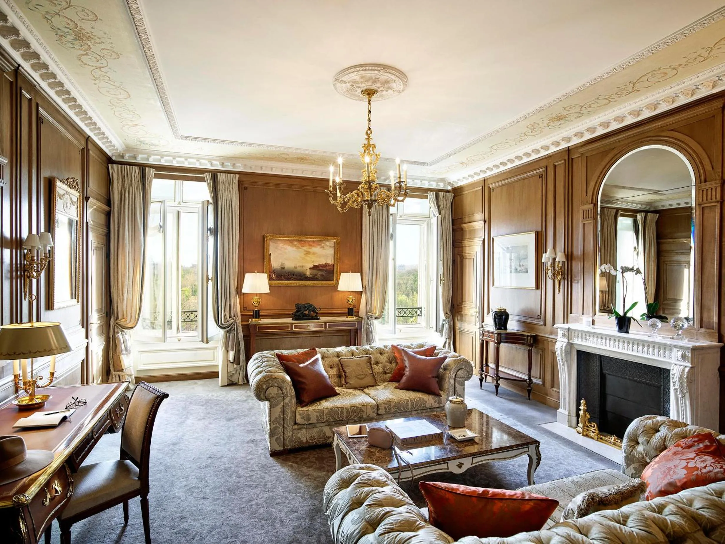 Living room in Le Meurice – Dorchester Collection