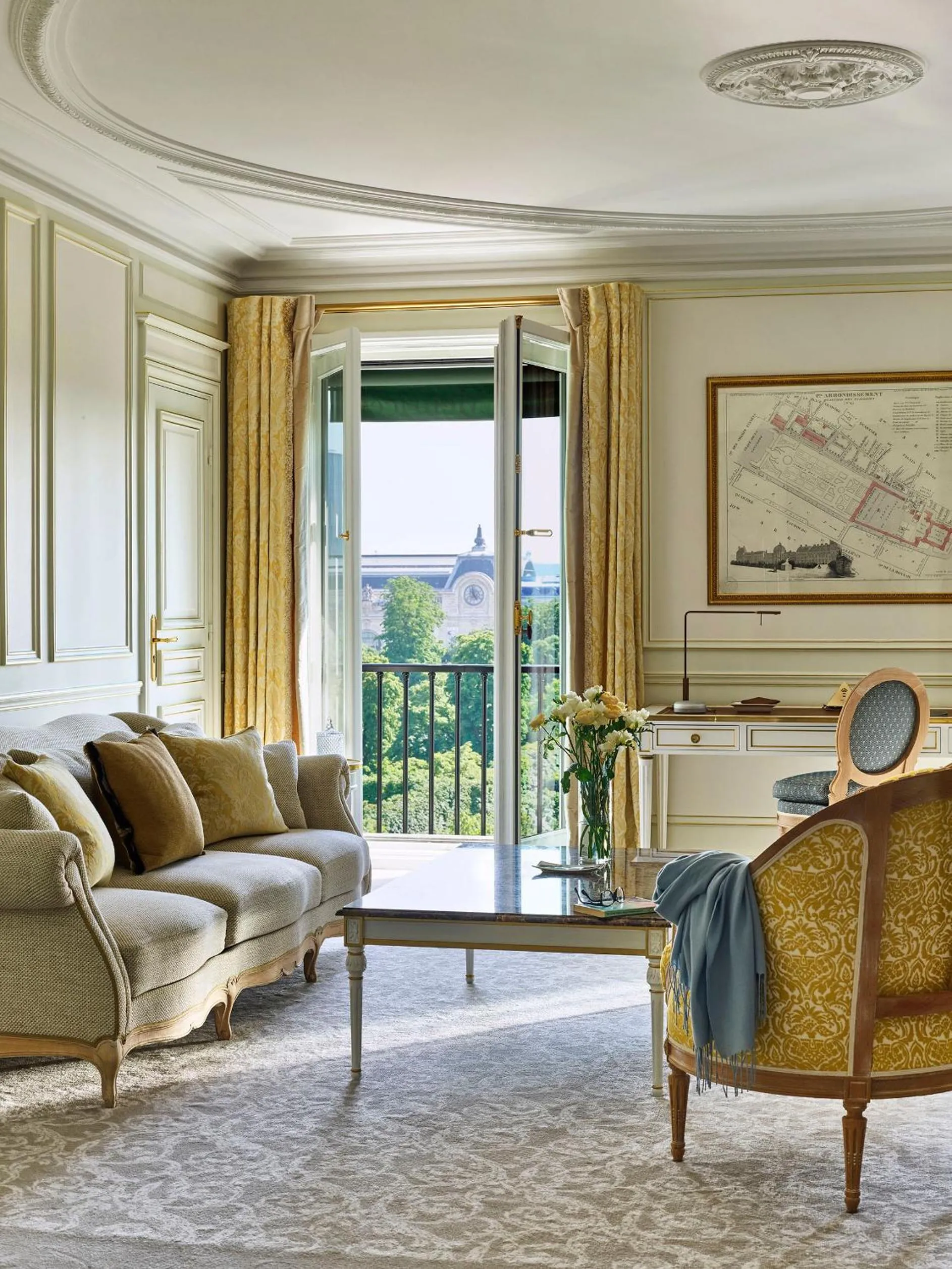 Seating area in Le Meurice – Dorchester Collection