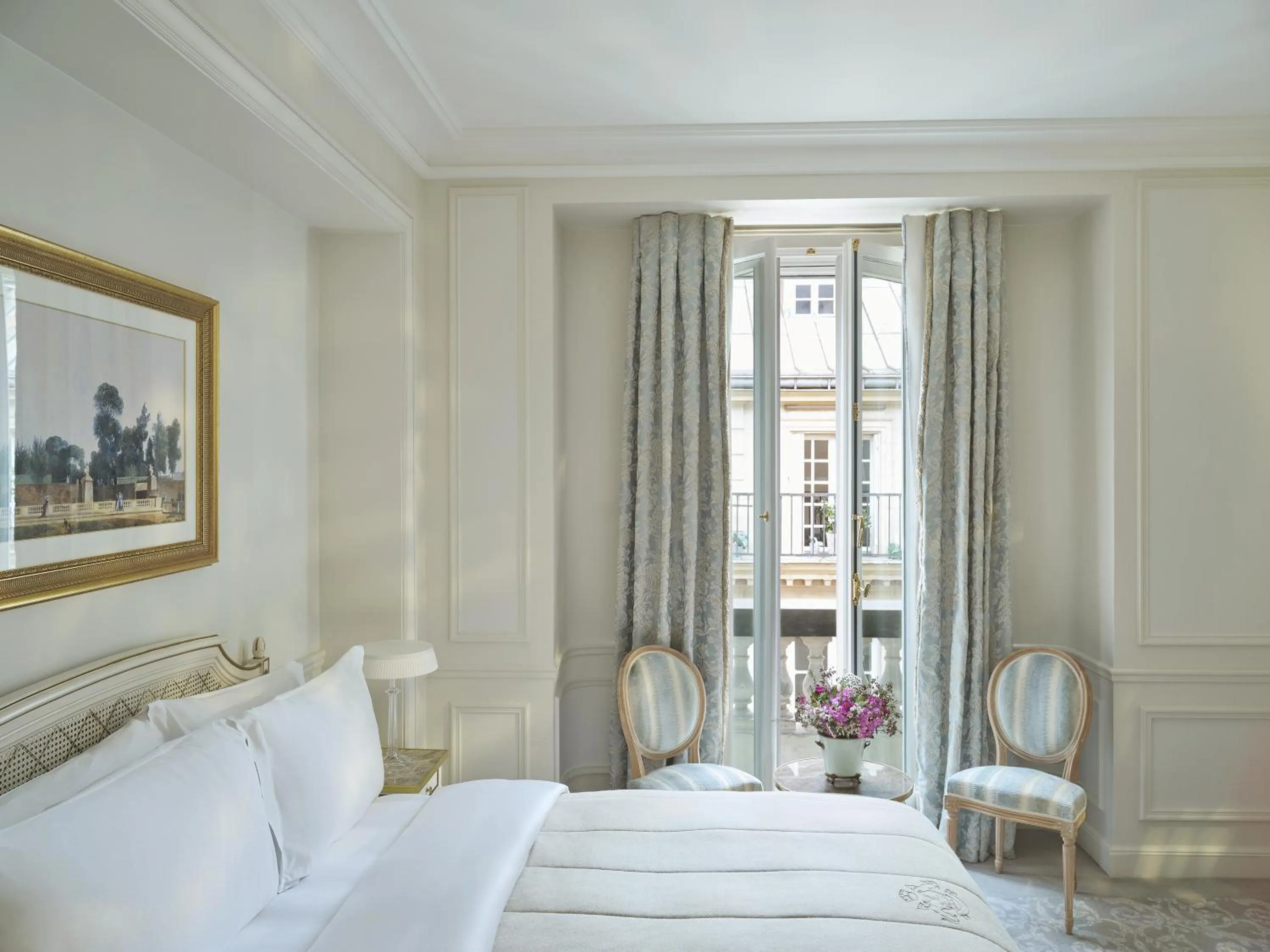 Bed in Le Meurice – Dorchester Collection
