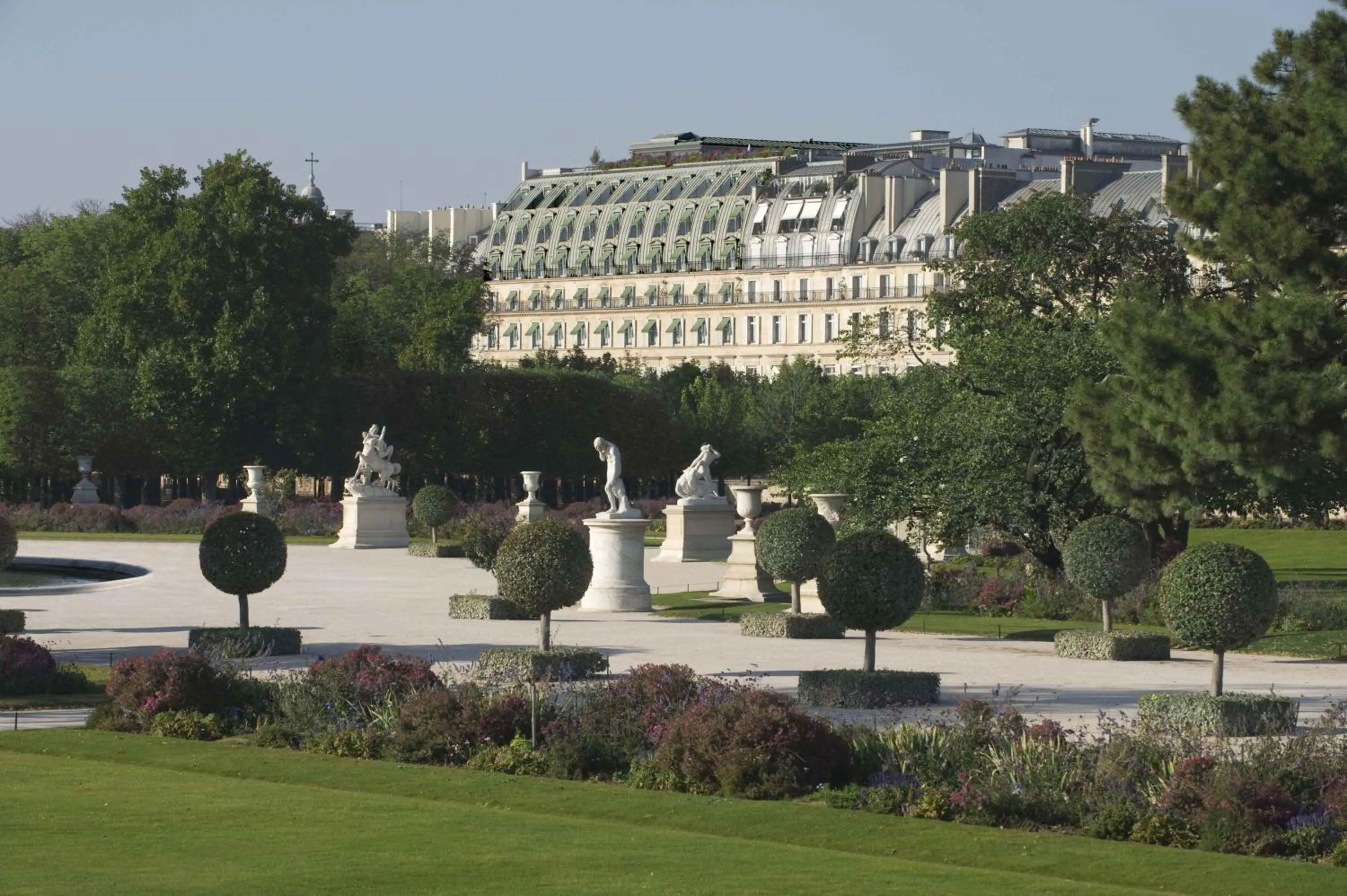 Facade/entrance in Le Meurice – Dorchester Collection