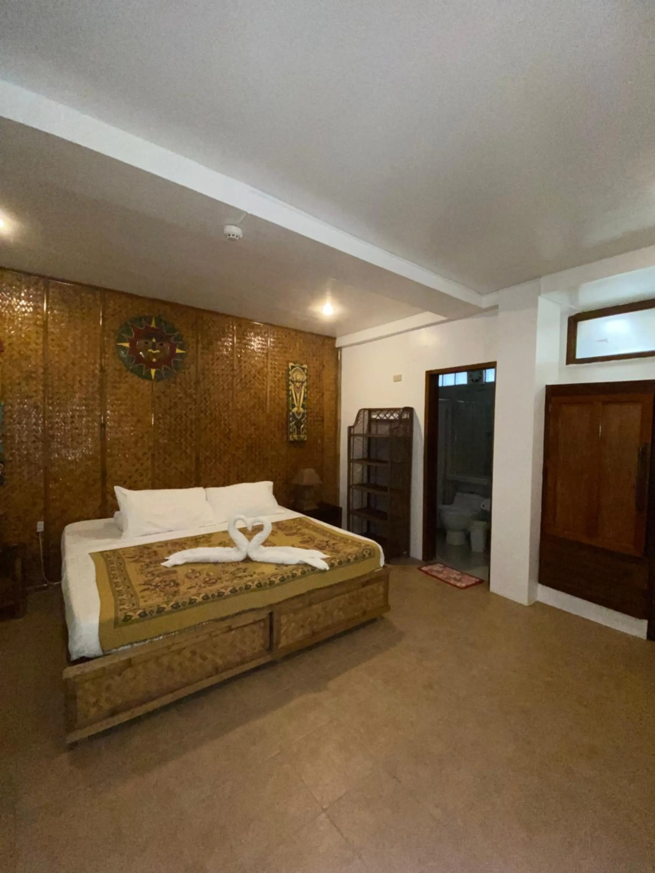 Property building, Bed in Nigi Nigi Nu Noos 'e' Nu Nu Noos