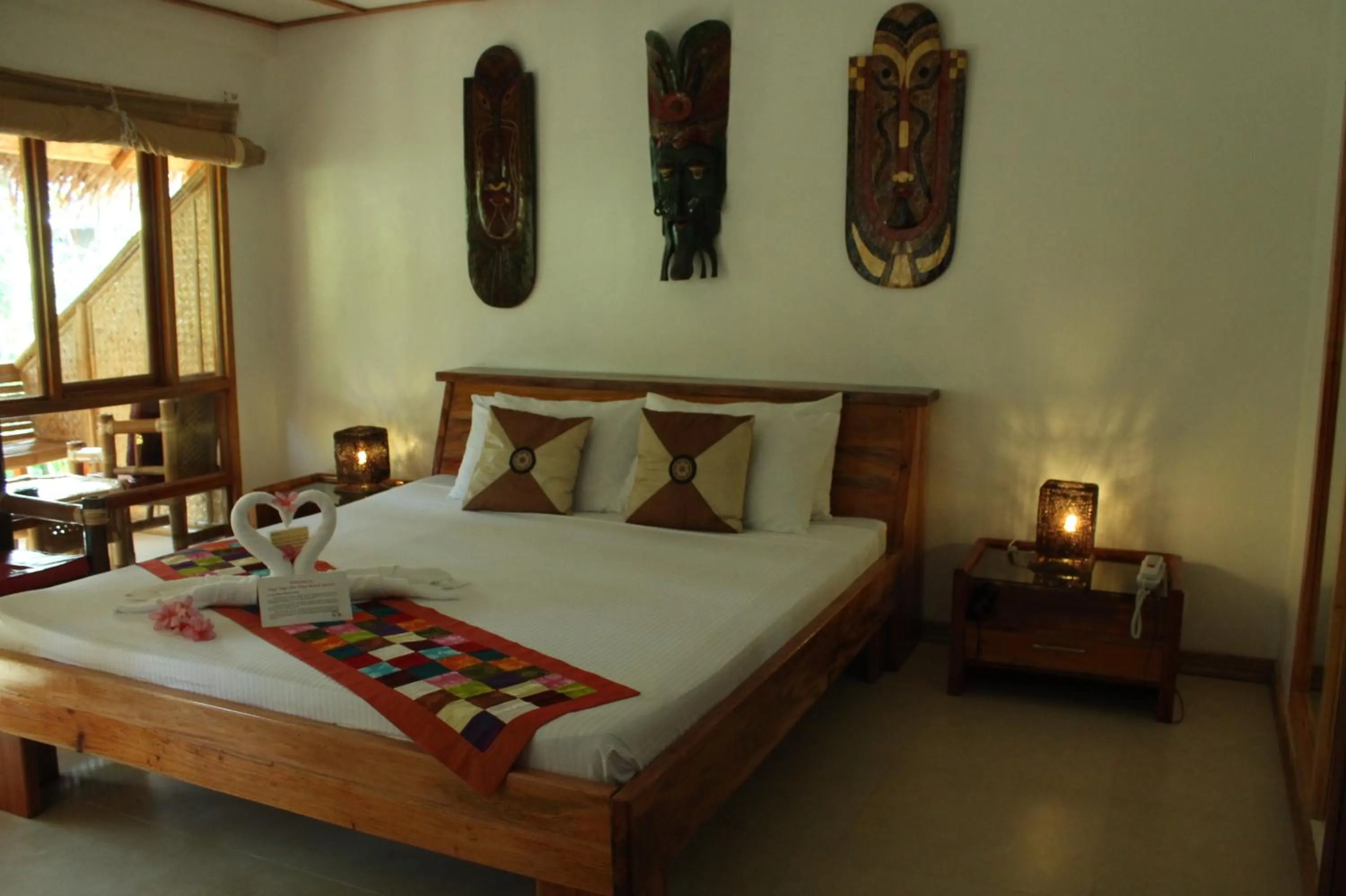 Photo of the whole room, Bed in Nigi Nigi Nu Noos 'e' Nu Nu Noos