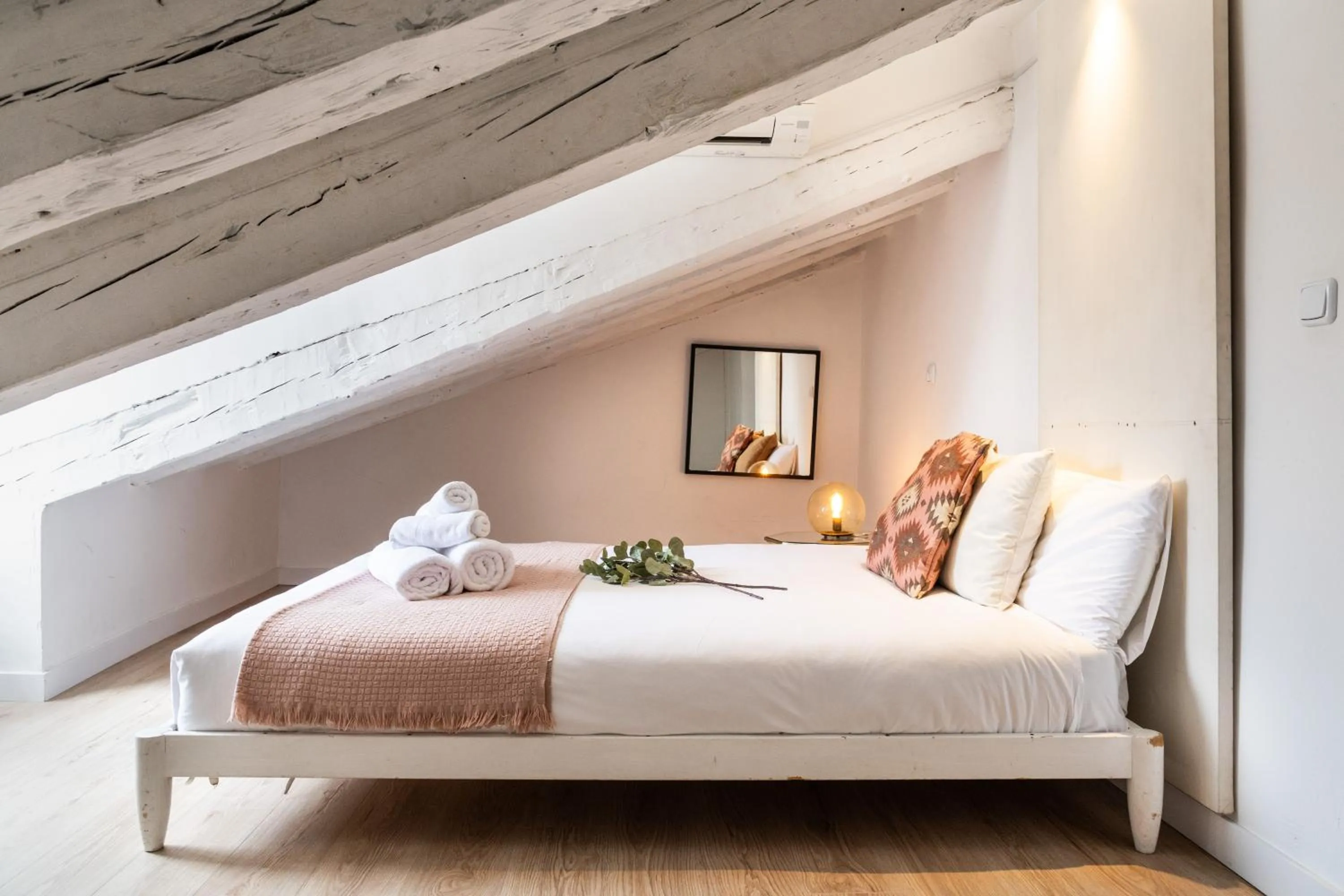 Bed in Charming Fuencarral II