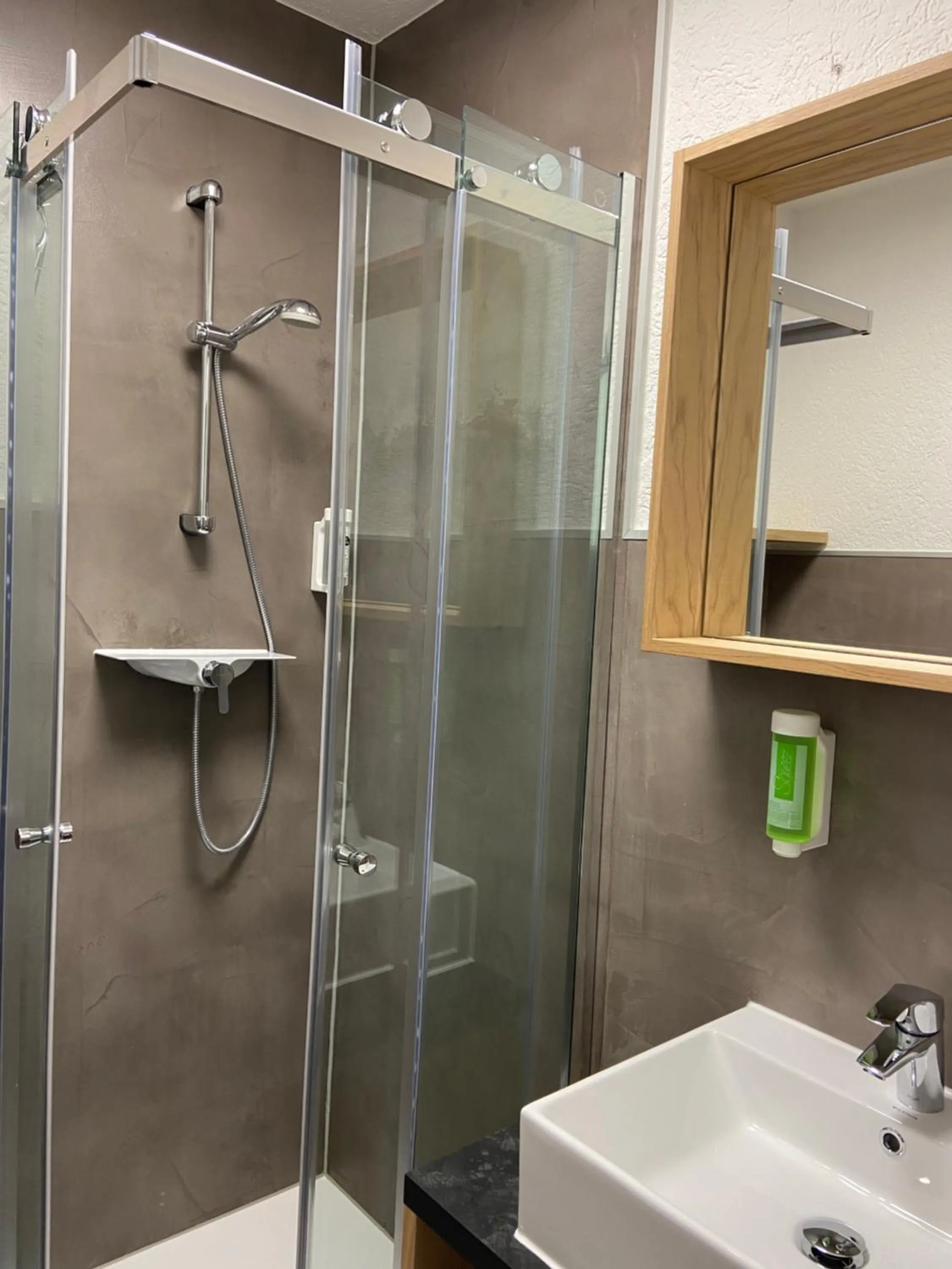 Bathroom in Hotel & Gasthof Zur Linde