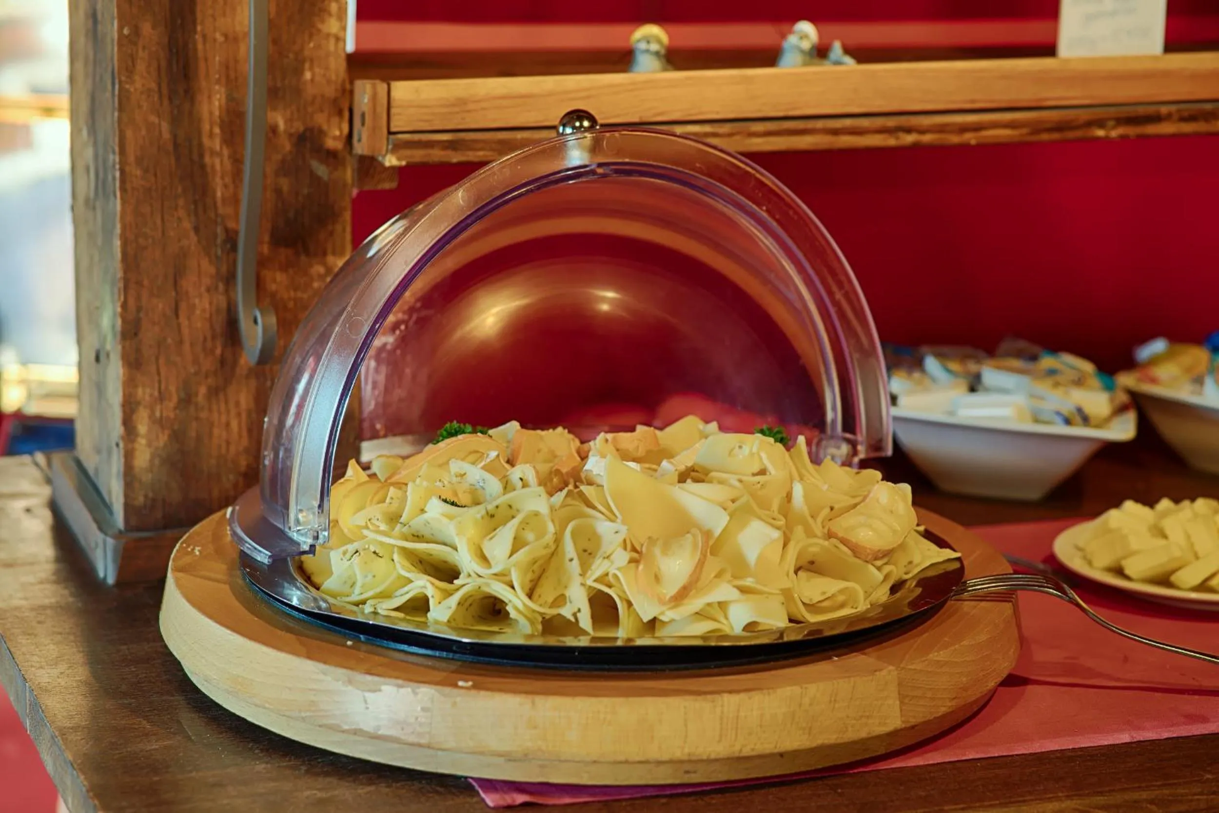 Buffet breakfast in Hotel & Gasthof Zur Linde