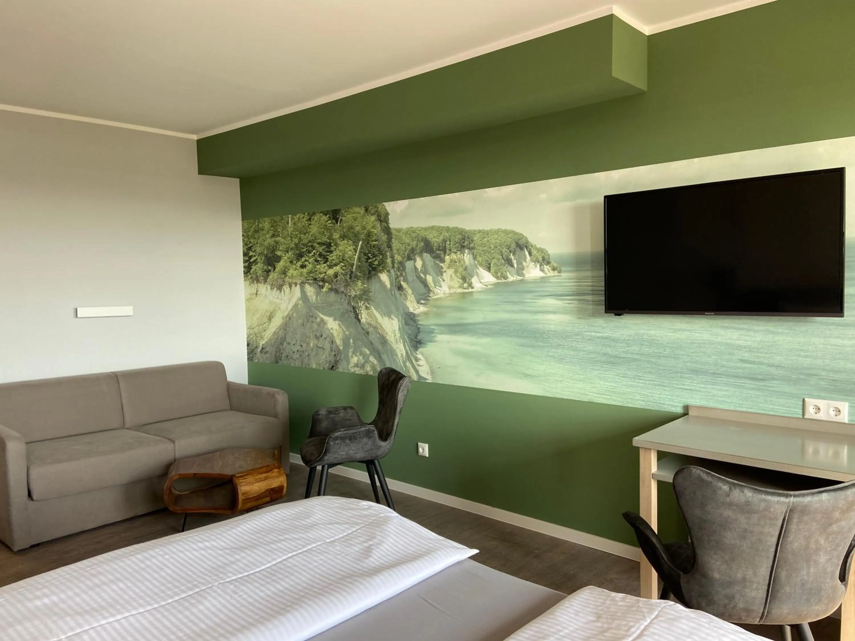 Photo of the whole room, Bed in Hotel & Gasthof Zur Linde