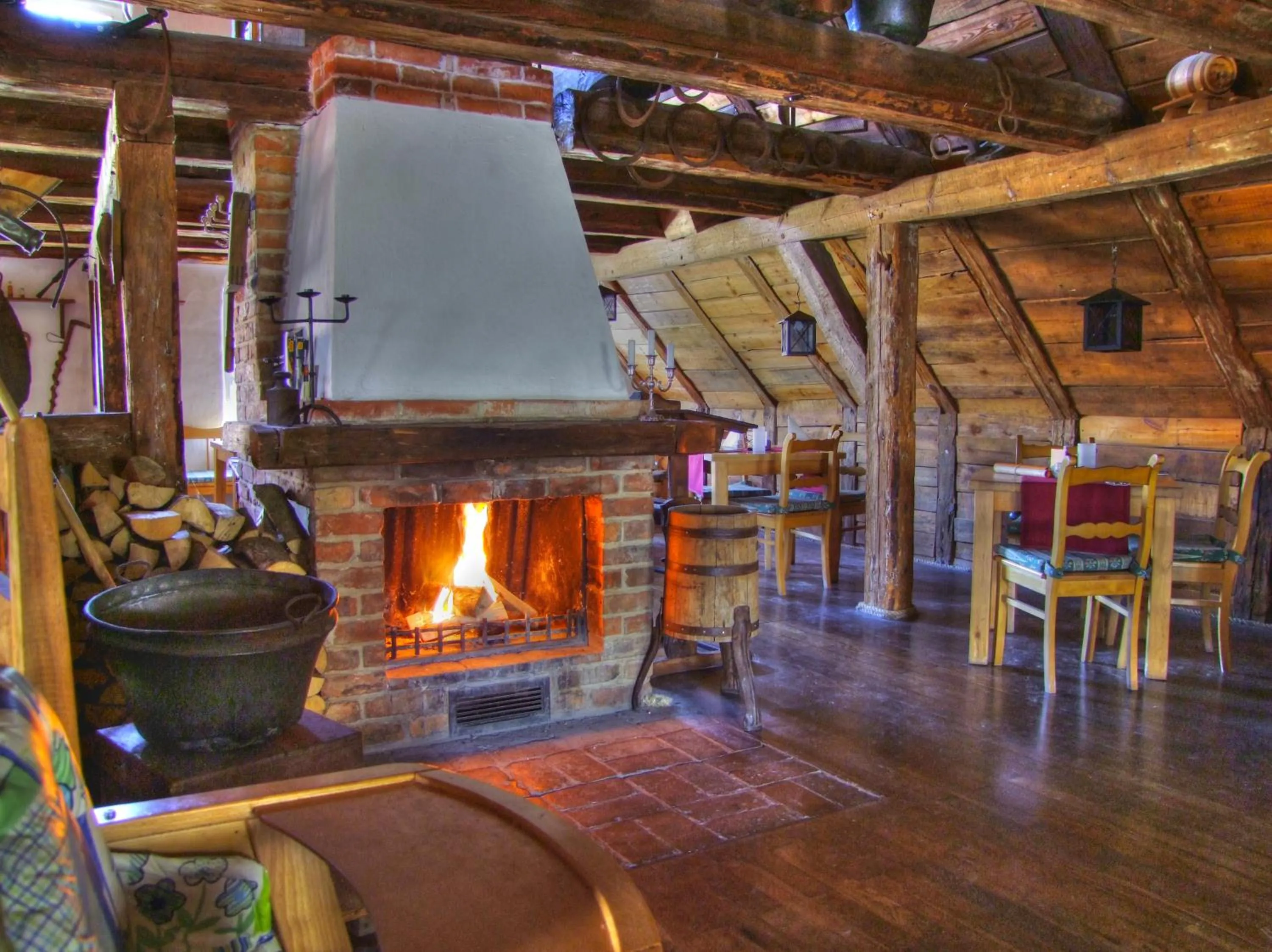 Restaurant/places to eat in Hotel & Gasthof Zur Linde