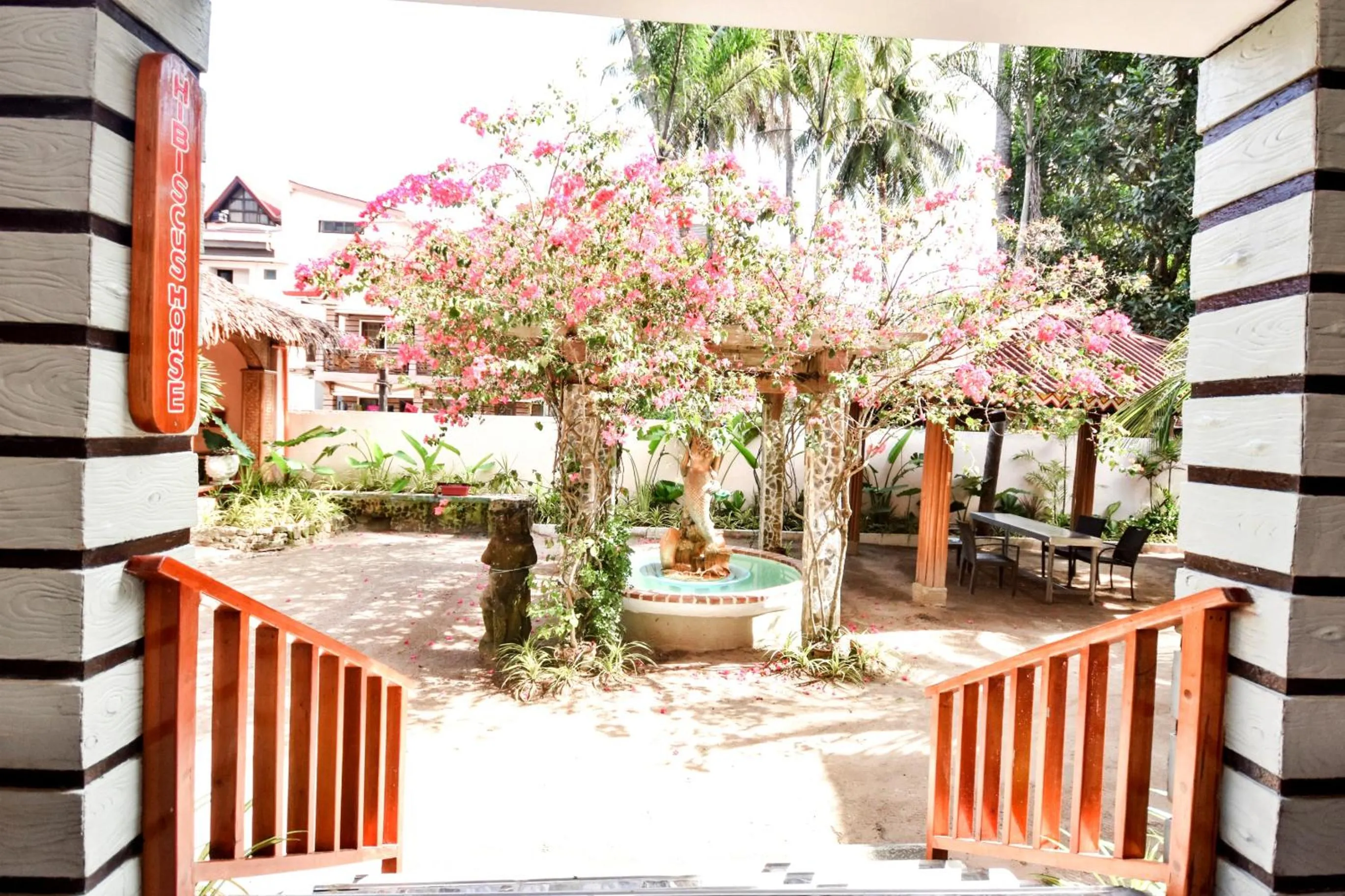 Garden in Nigi Nigi Too Beach Resort